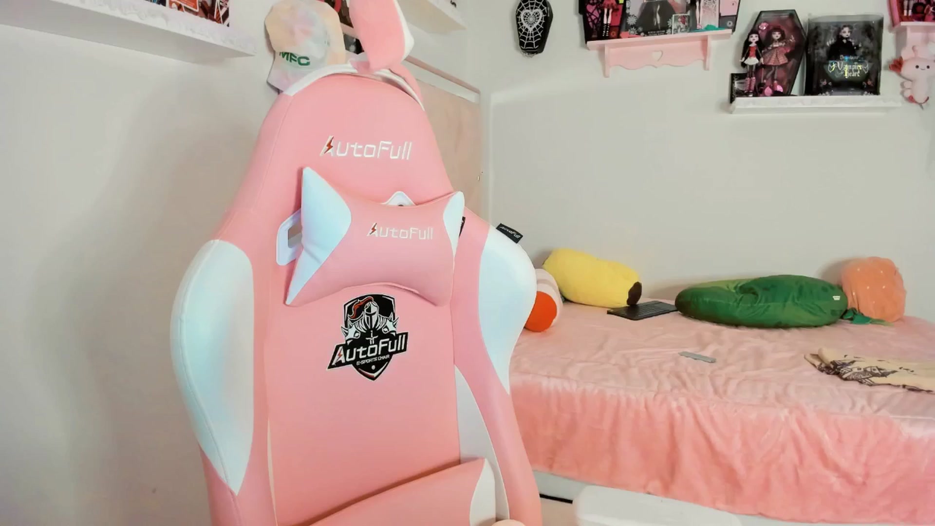 Gallery image thumbnail from Cherrycute666's myfreecams stream on, 03/03/2025, 07:23 image 5 of 20