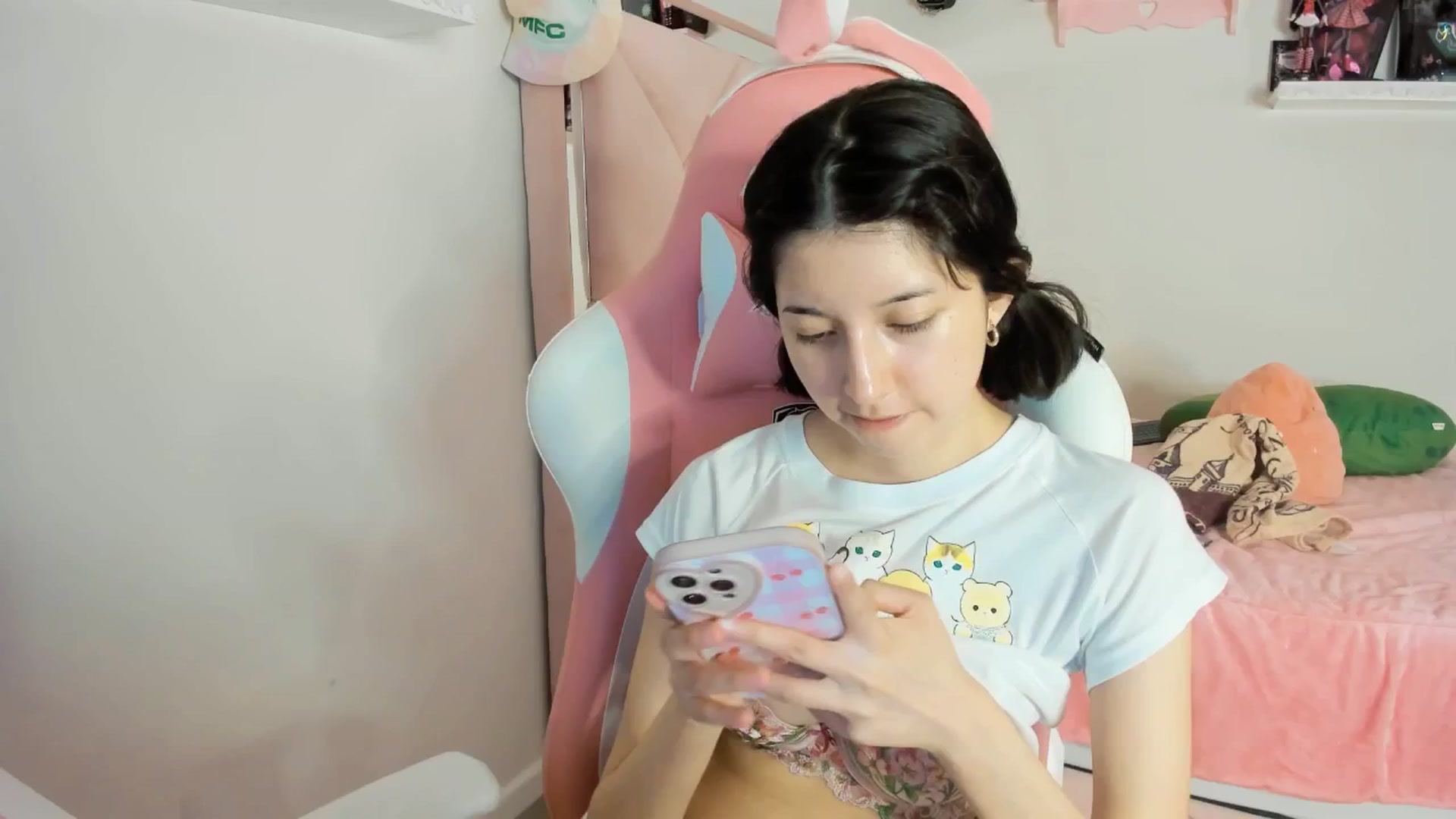 Gallery image thumbnail from Cherrycute666's myfreecams stream on, 03/03/2025, 07:23 image 20 of 20