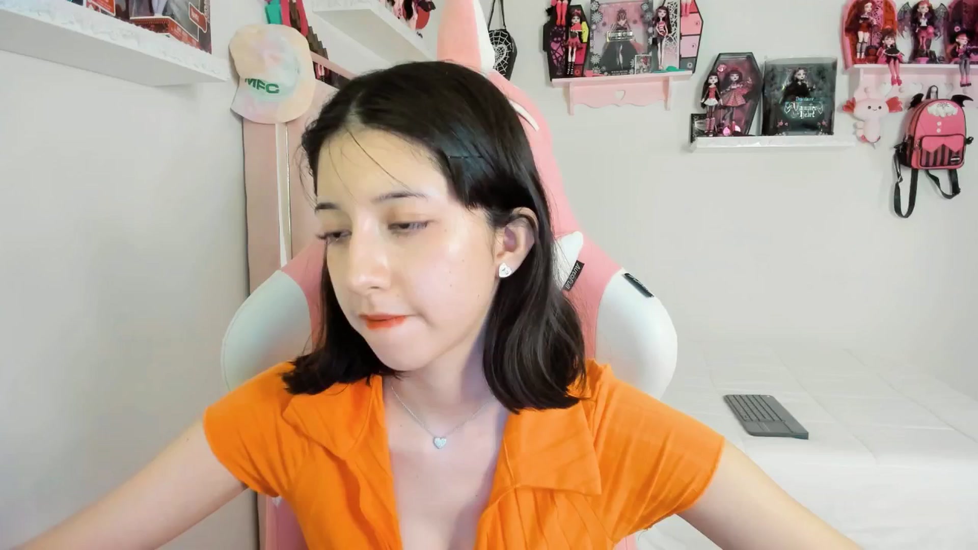 Gallery image thumbnail from Cherrycute666's myfreecams stream on, 03/04/2025, 06:00 image 7 of 20