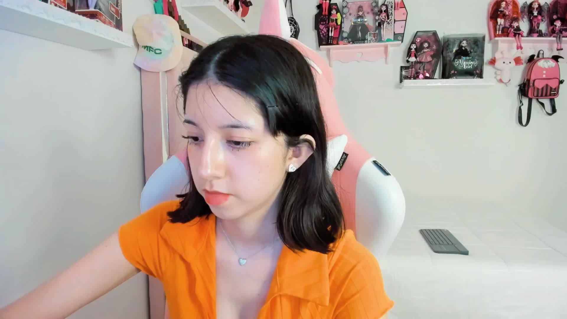 Gallery image thumbnail from Cherrycute666's myfreecams stream on, 03/04/2025, 06:00 image 12 of 20