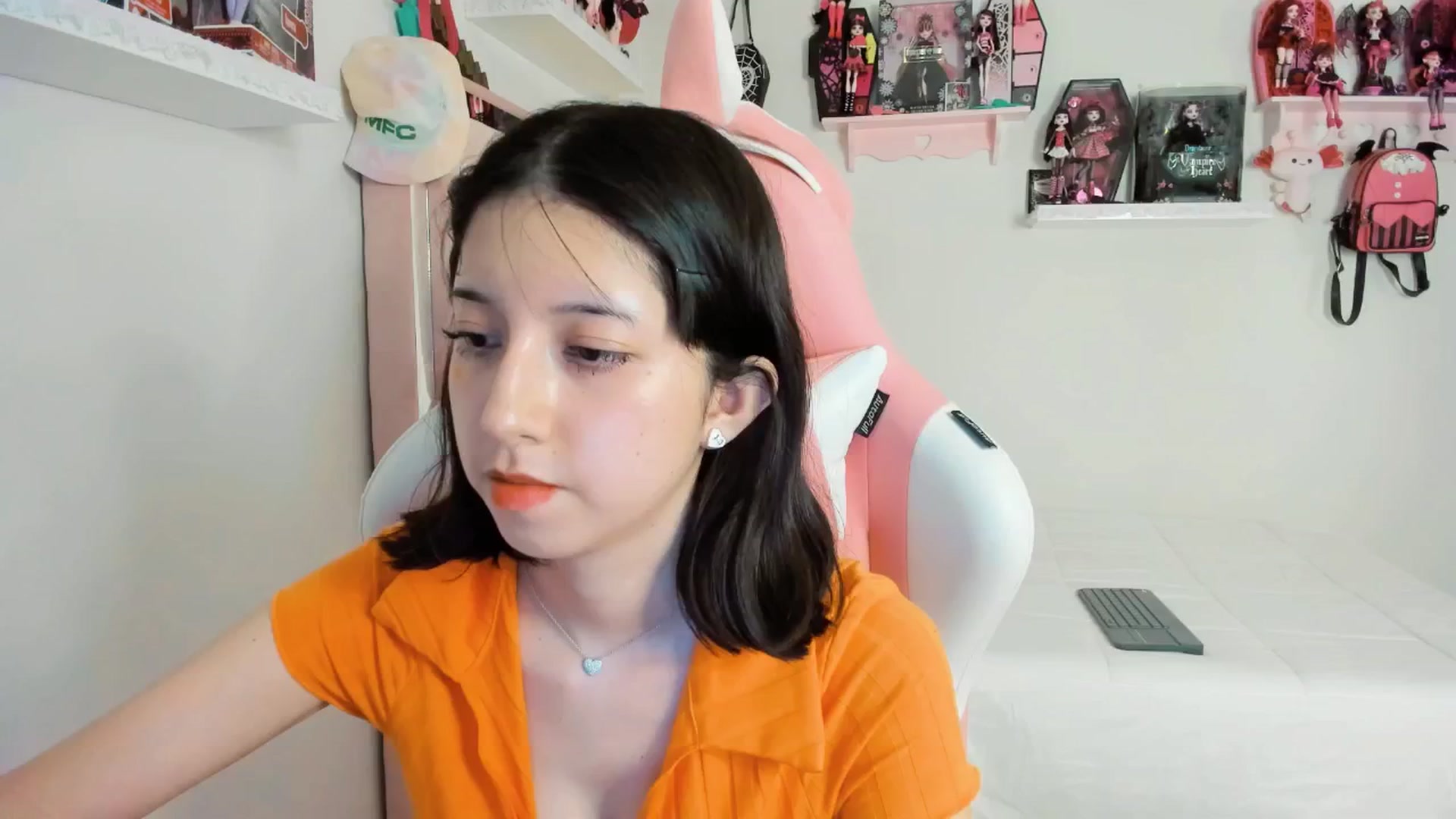Gallery image thumbnail from Cherrycute666's myfreecams stream on, 03/04/2025, 06:00 image 6 of 20