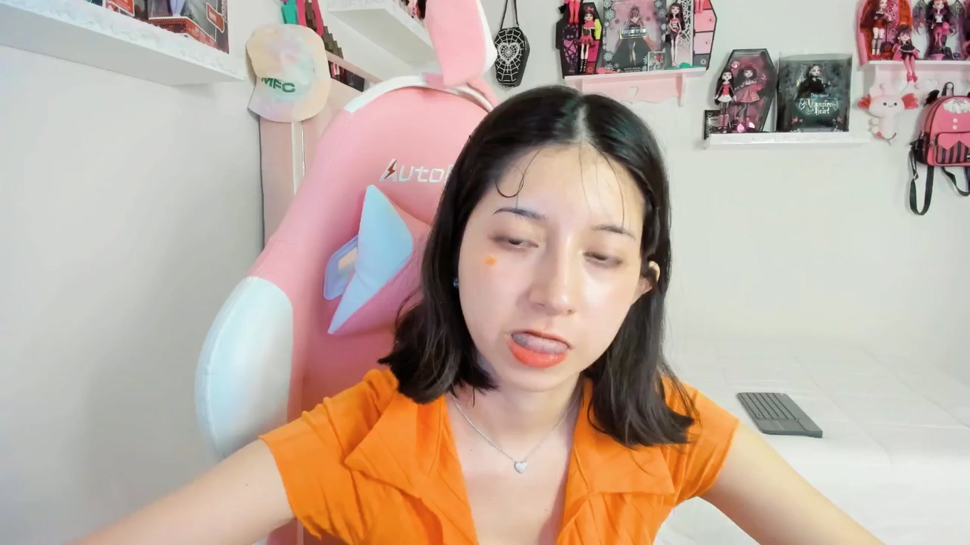 Gallery image thumbnail from Cherrycute666's myfreecams stream on, 03/04/2025, 06:00 image 17 of 20