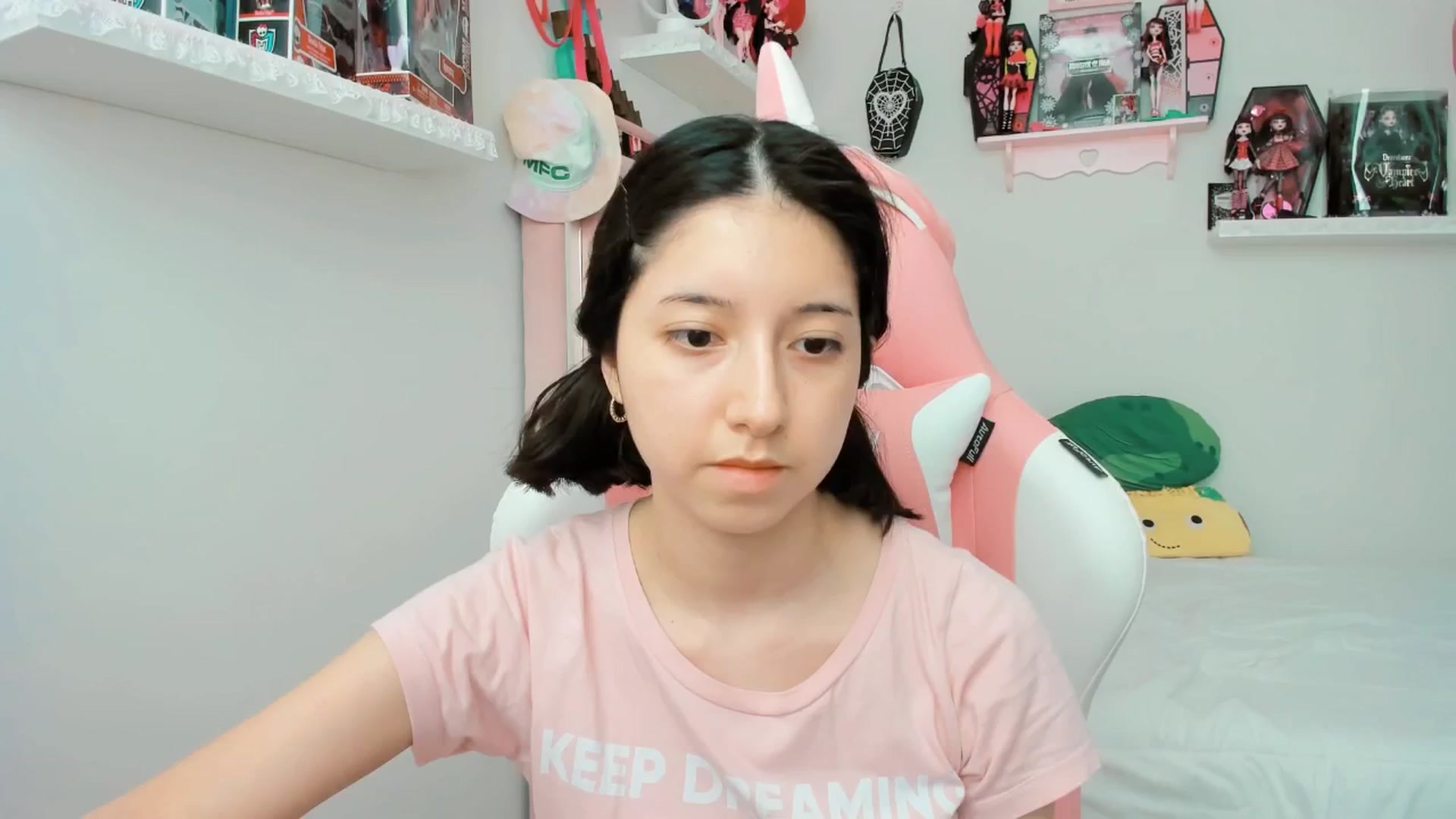 Gallery image thumbnail from Cherrycute666's myfreecams stream on, 03/04/2025, 21:31 image 15 of 20