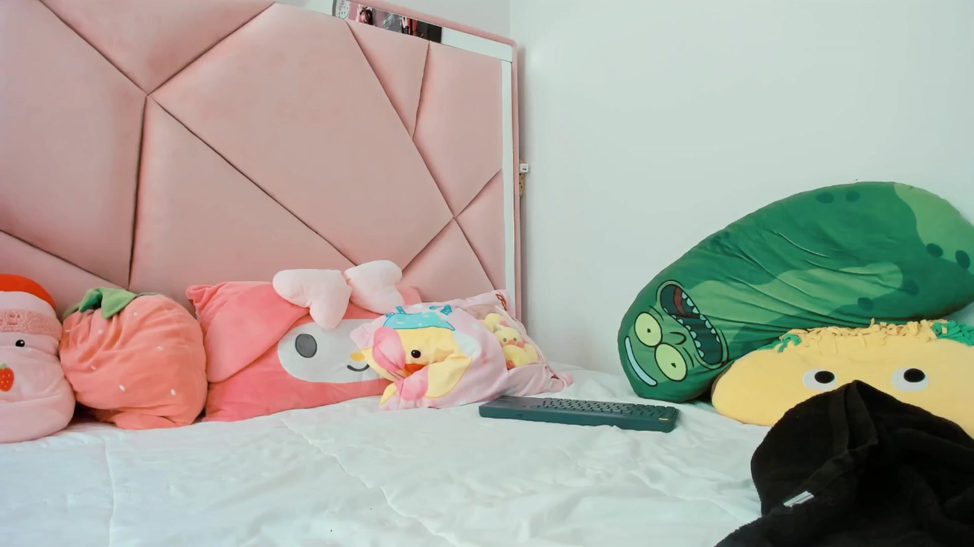 Gallery image thumbnail from Cherrycute666's myfreecams stream on, 03/04/2025, 21:31 image 14 of 20