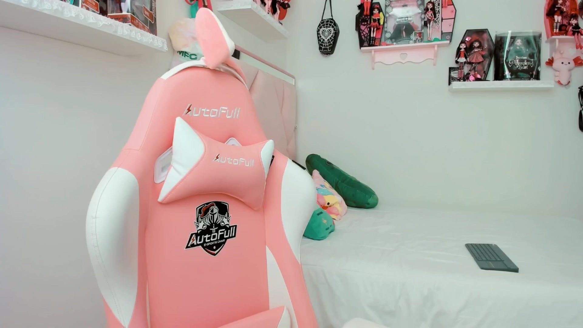 Gallery image thumbnail from Cherrycute666's myfreecams stream on, 03/04/2025, 21:31 image 4 of 20