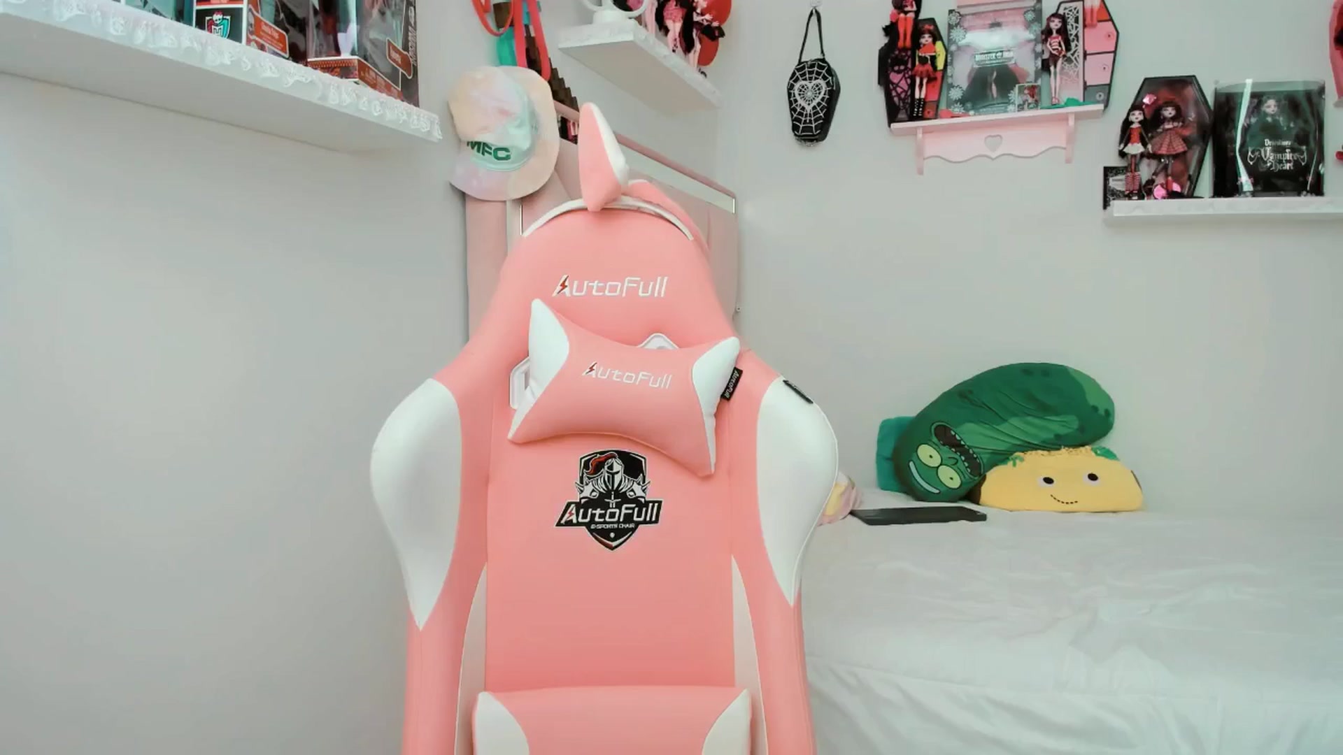 Gallery image thumbnail from Cherrycute666's myfreecams stream on, 03/04/2025, 21:31 image 19 of 20