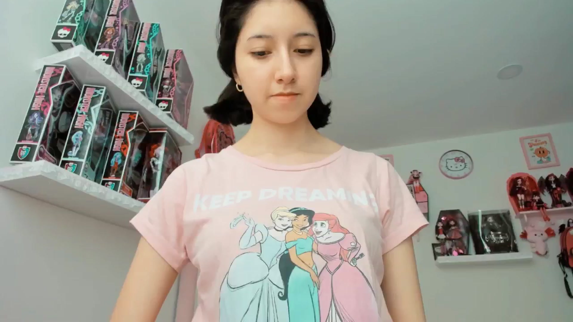 Gallery image thumbnail from Cherrycute666's myfreecams stream on, 03/04/2025, 21:31 image 10 of 20