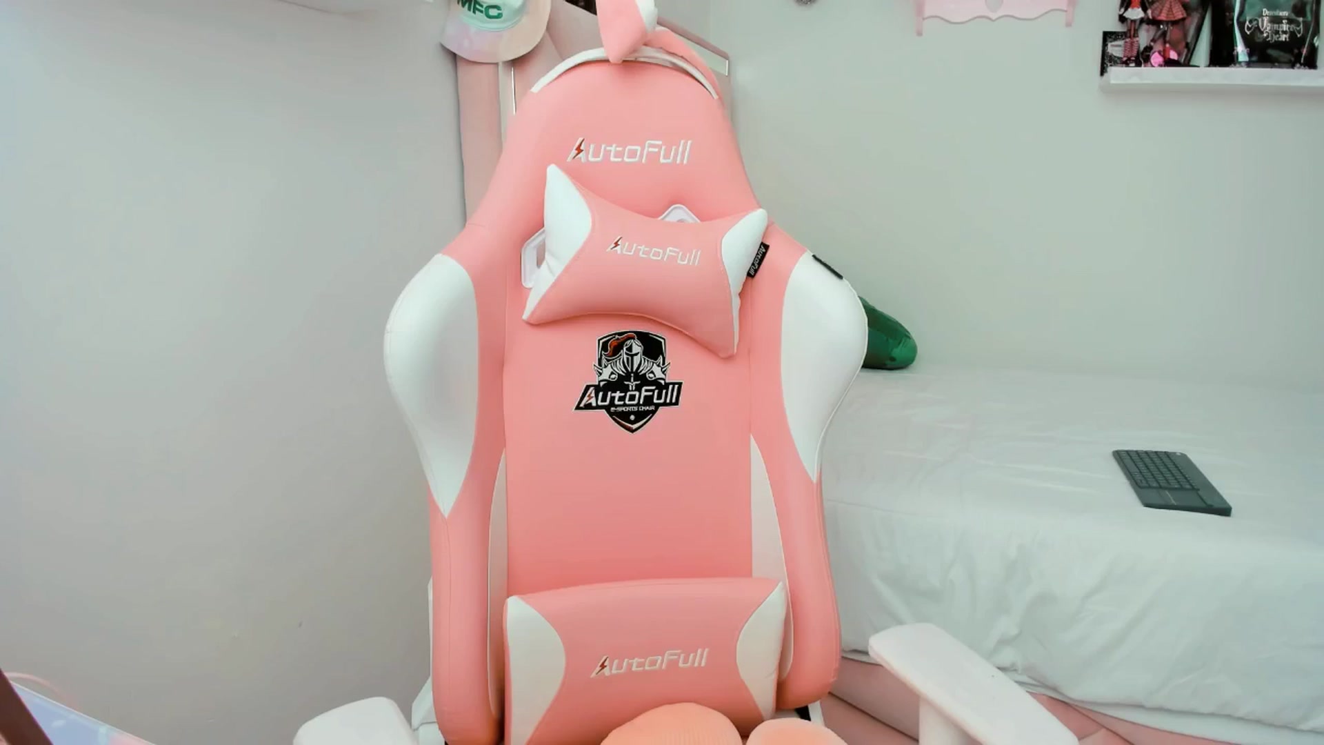 Gallery image thumbnail from Cherrycute666's myfreecams stream on, 03/04/2025, 21:31 image 5 of 20