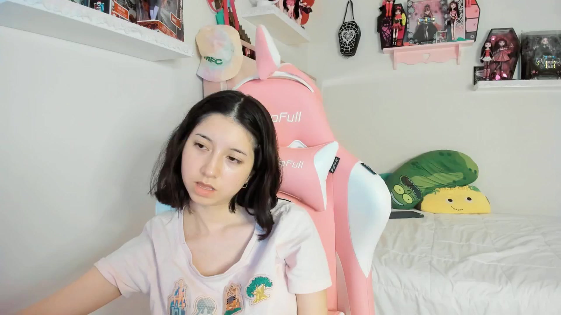 Gallery image thumbnail from Cherrycute666's myfreecams stream on, 03/05/2025, 03:06 image 18 of 20
