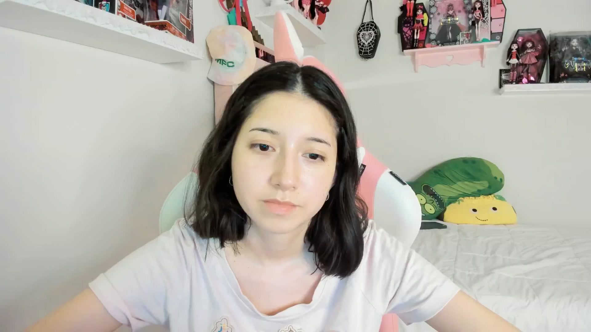 Gallery image thumbnail from Cherrycute666's myfreecams stream on, 03/05/2025, 03:06 image 7 of 20
