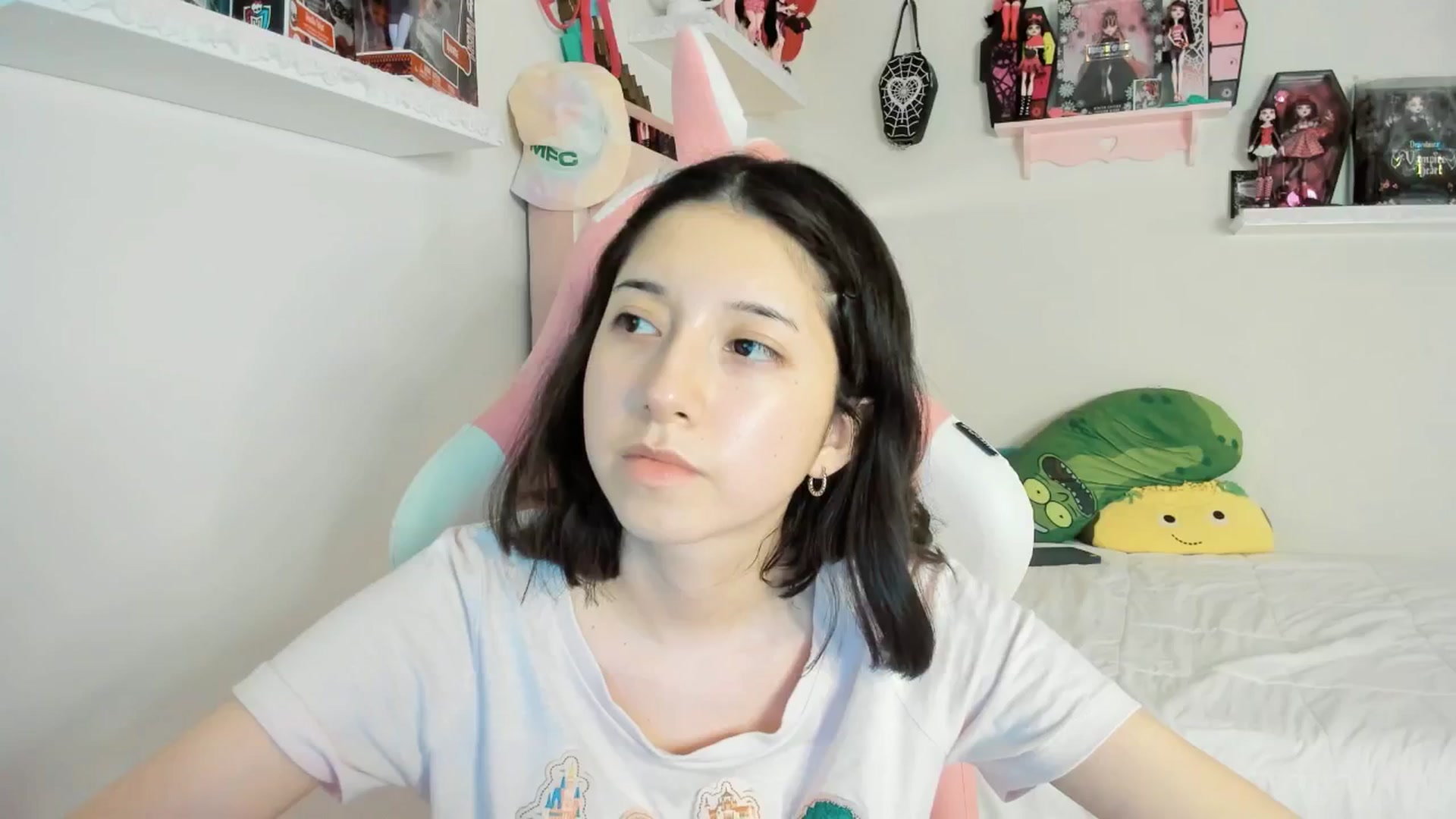 Gallery image thumbnail from Cherrycute666's myfreecams stream on, 03/05/2025, 03:06 image 5 of 20