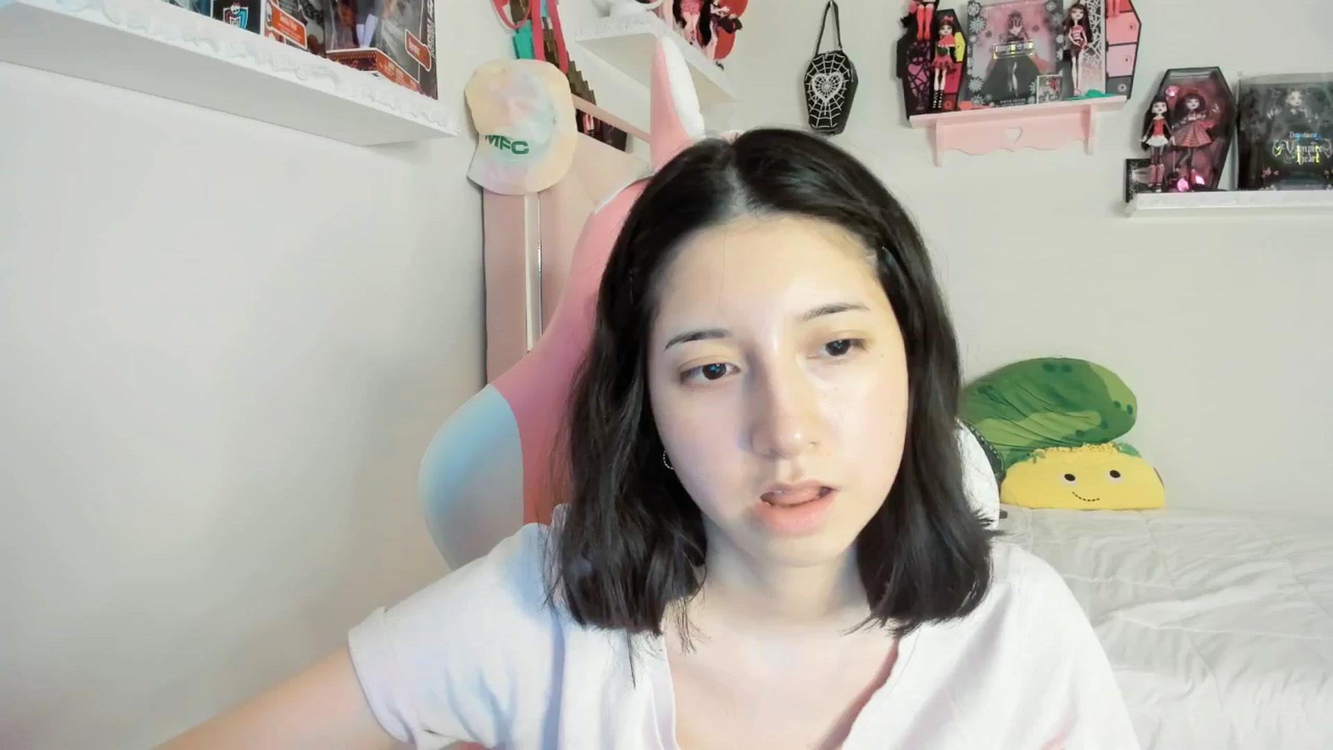 Gallery image thumbnail from Cherrycute666's myfreecams stream on, 03/05/2025, 03:06 image 16 of 20