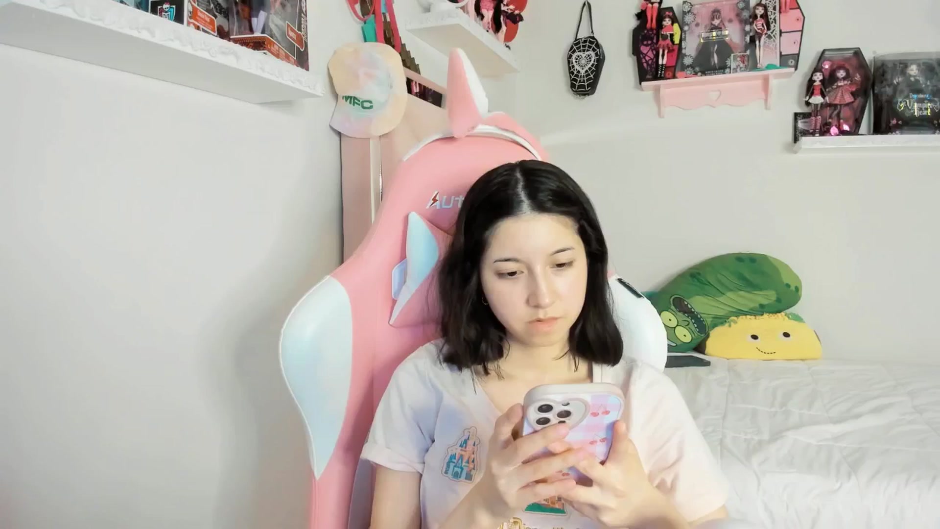Gallery image thumbnail from Cherrycute666's myfreecams stream on, 03/05/2025, 03:06 image 9 of 20