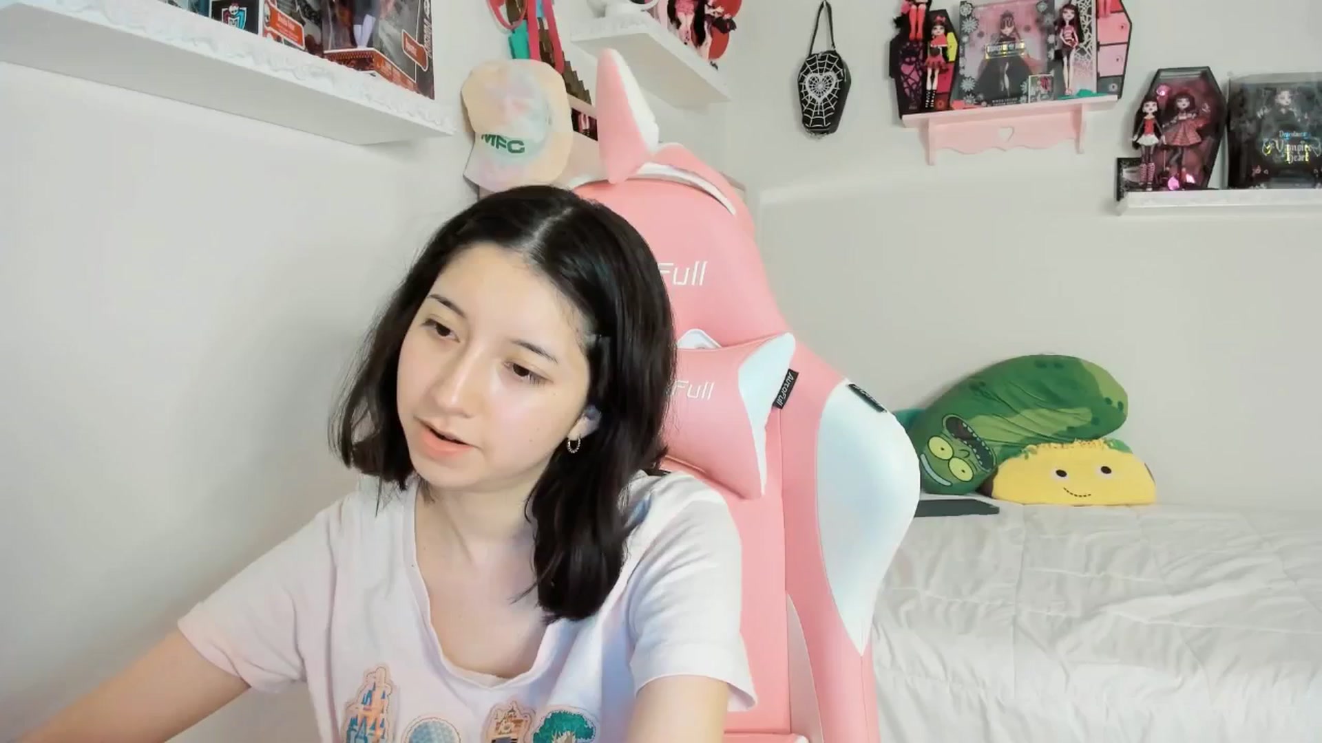 Gallery image thumbnail from Cherrycute666's myfreecams stream on, 03/05/2025, 03:06 image 13 of 20