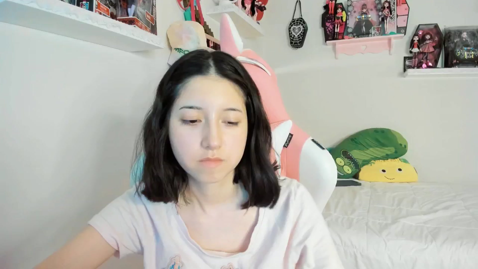 Gallery image thumbnail from Cherrycute666's myfreecams stream on, 03/05/2025, 03:06 image 20 of 20