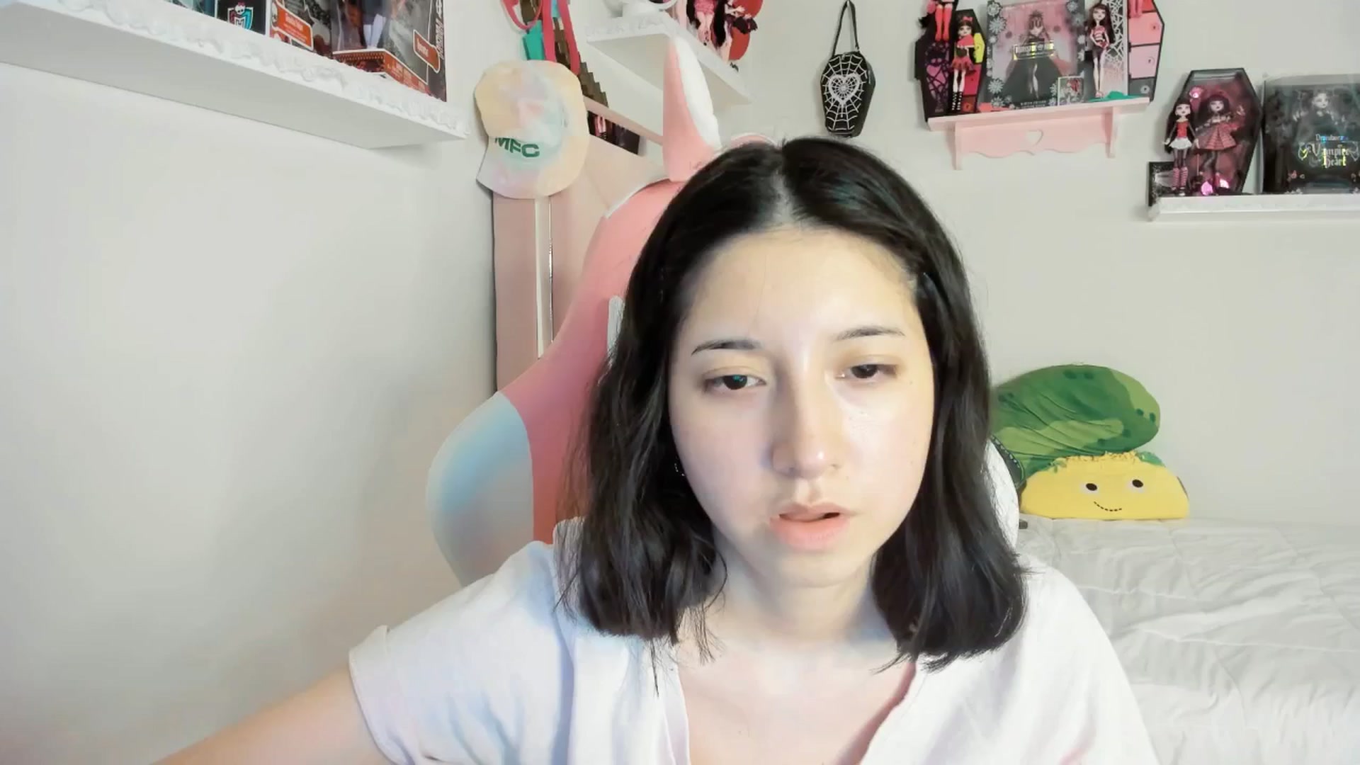 Gallery image thumbnail from Cherrycute666's myfreecams stream on, 03/05/2025, 03:06 image 17 of 20