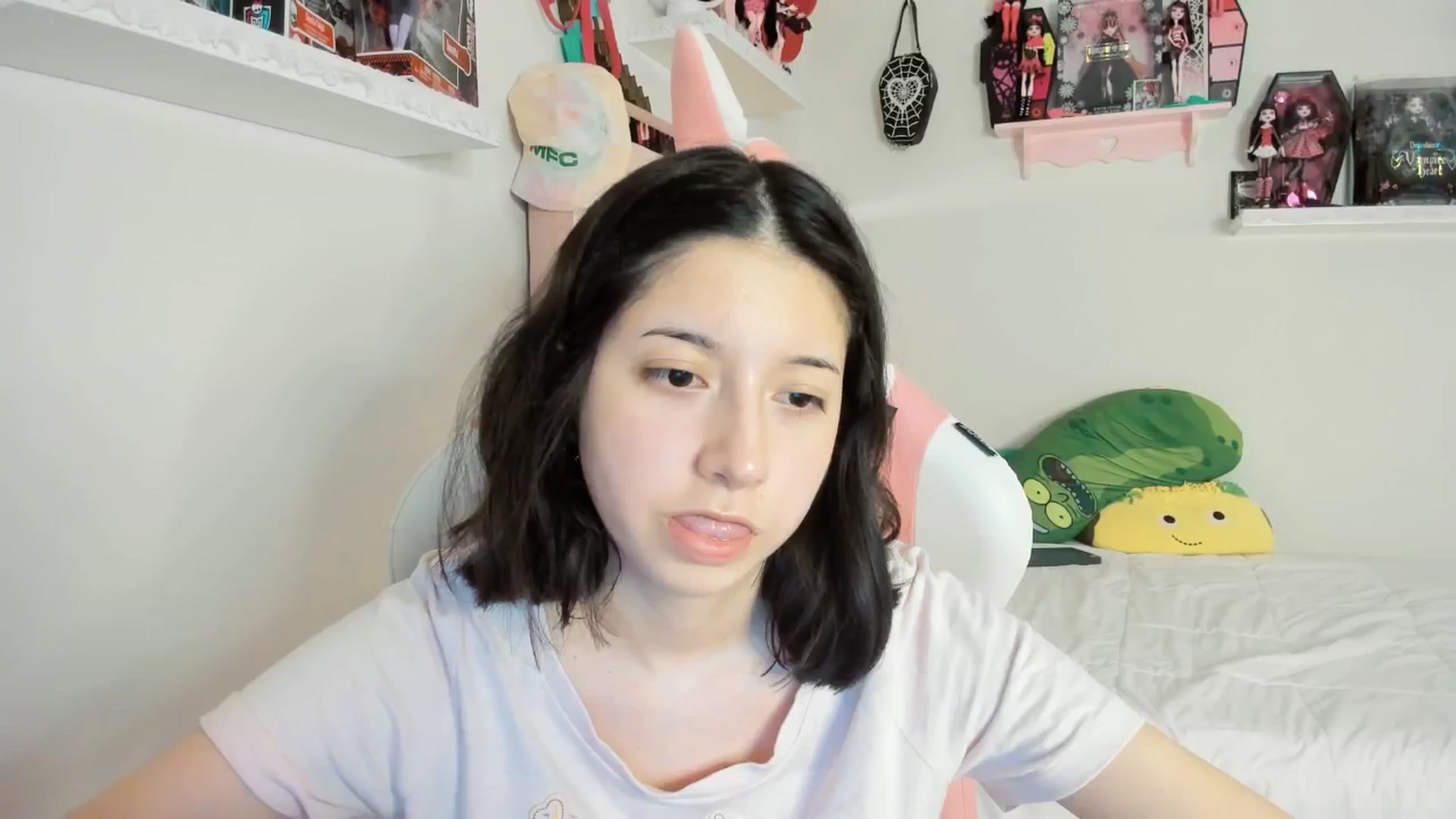 Gallery image thumbnail from Cherrycute666's myfreecams stream on, 03/05/2025, 03:06 image 6 of 20