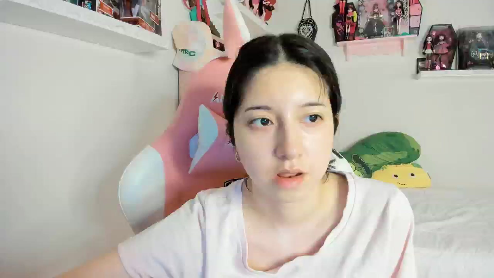 Gallery image thumbnail from Cherrycute666's myfreecams stream on, 03/05/2025, 06:45 image 2 of 20