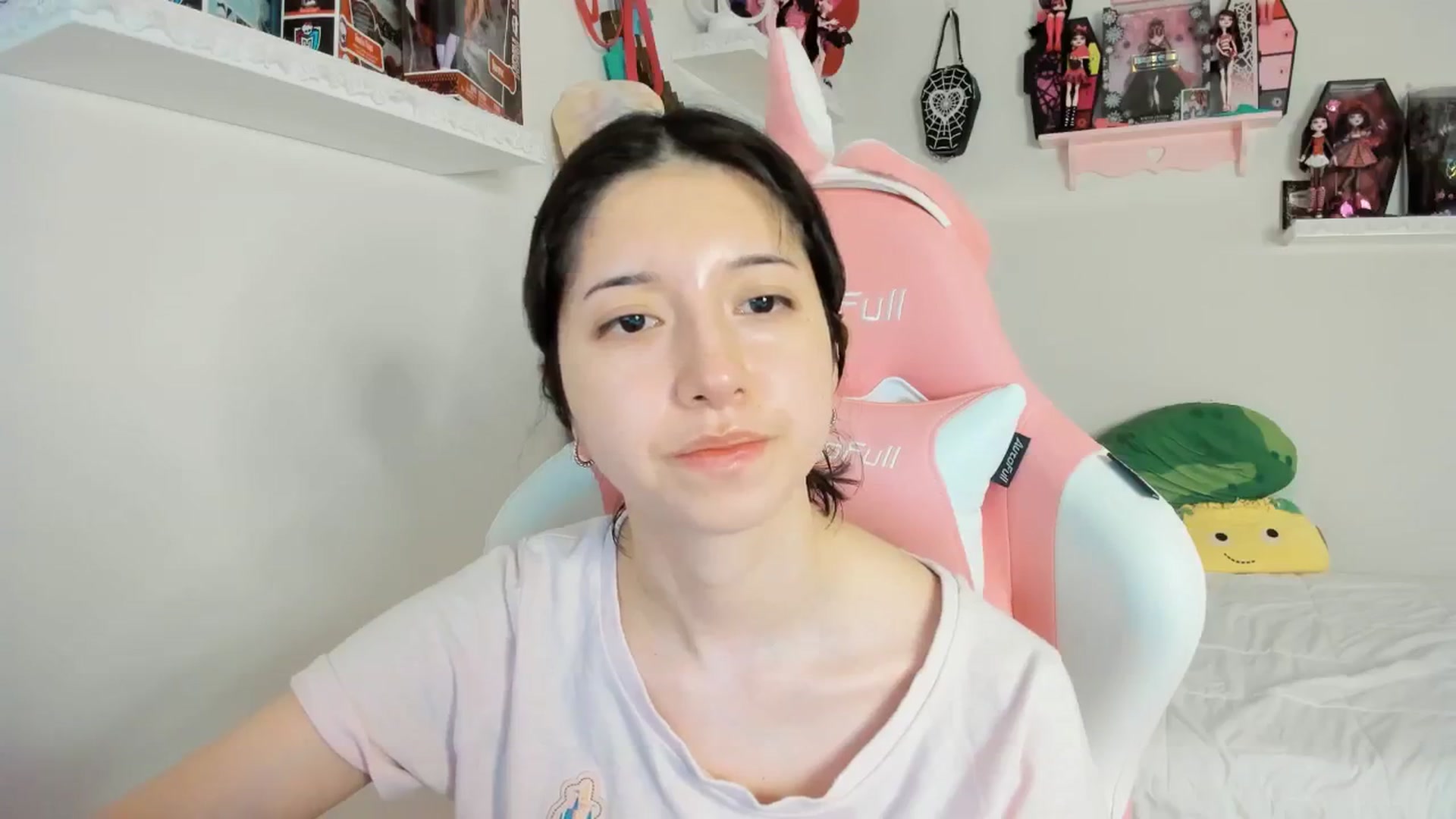 Gallery image thumbnail from Cherrycute666's myfreecams stream on, 03/05/2025, 06:45 image 19 of 20