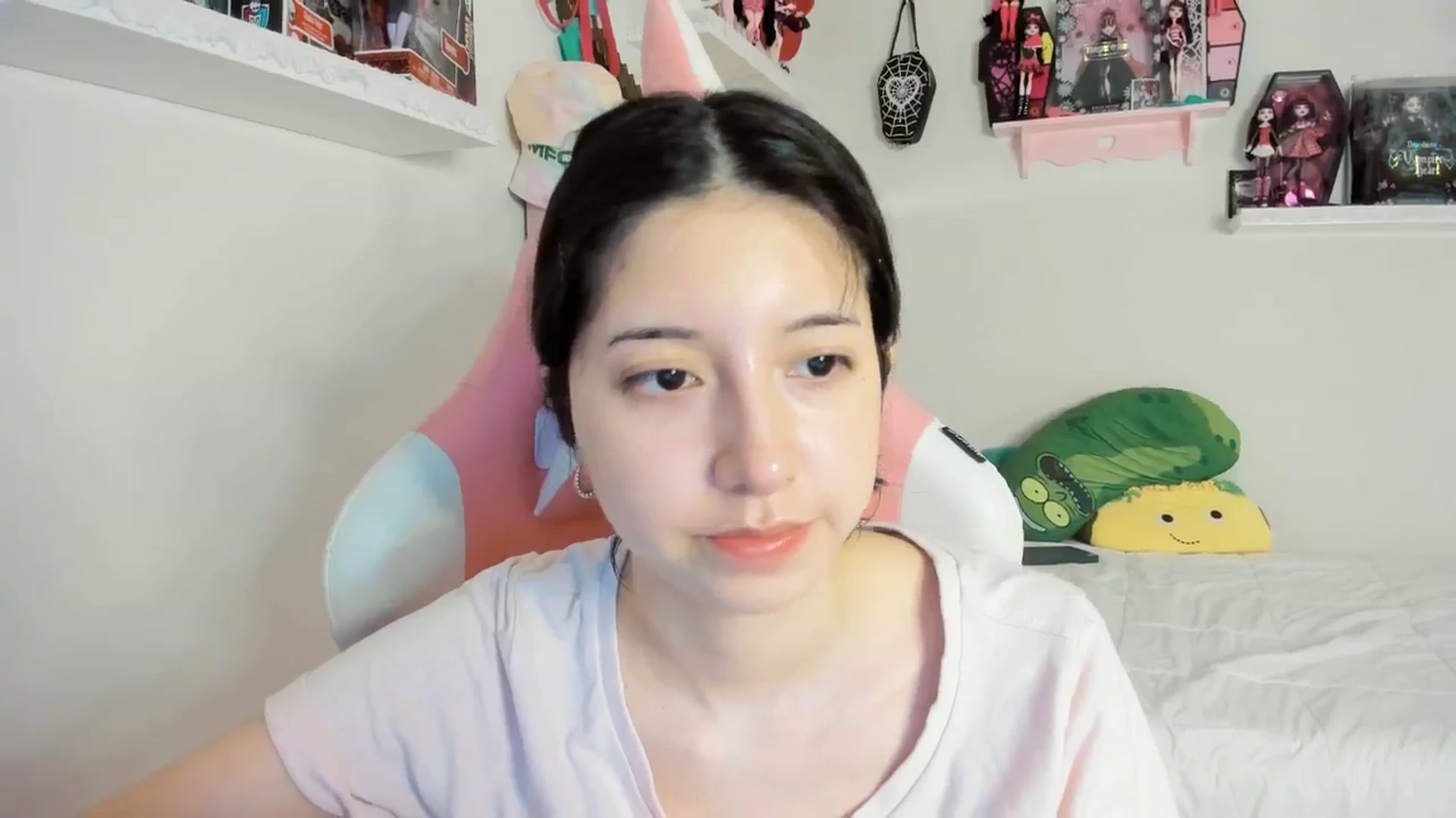 Gallery image thumbnail from Cherrycute666's myfreecams stream on, 03/05/2025, 06:45 image 9 of 20