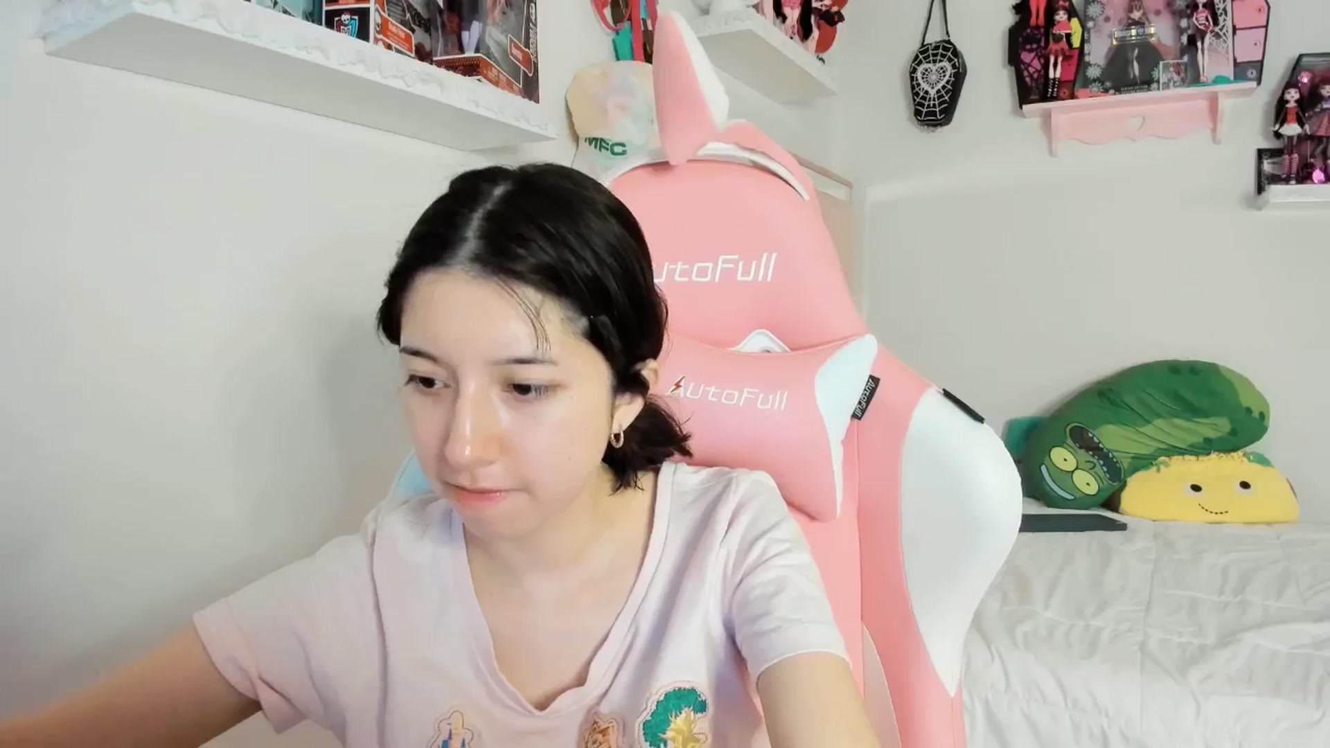 Gallery image thumbnail from Cherrycute666's myfreecams stream on, 03/05/2025, 06:45 image 11 of 20