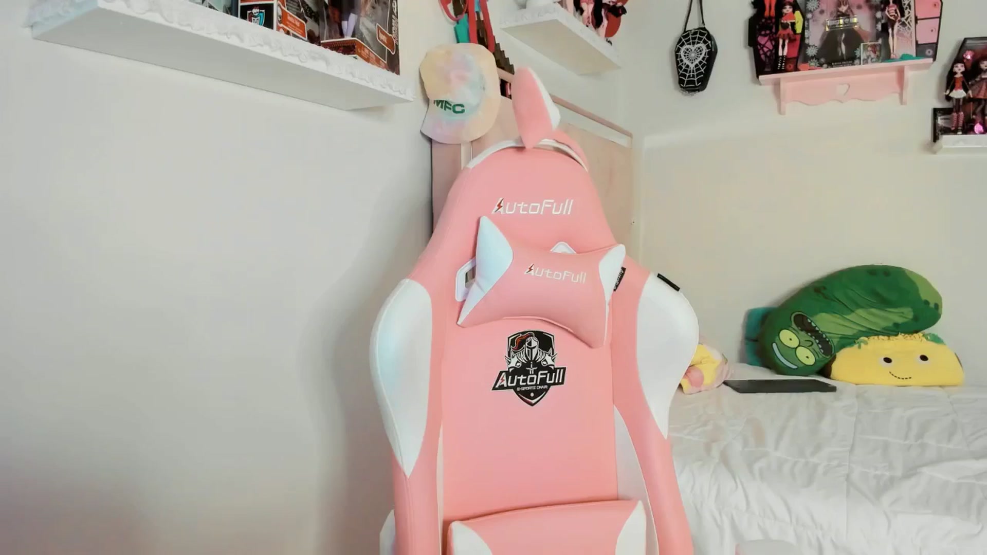 Gallery image thumbnail from Cherrycute666's myfreecams stream on, 03/05/2025, 06:45 image 15 of 20