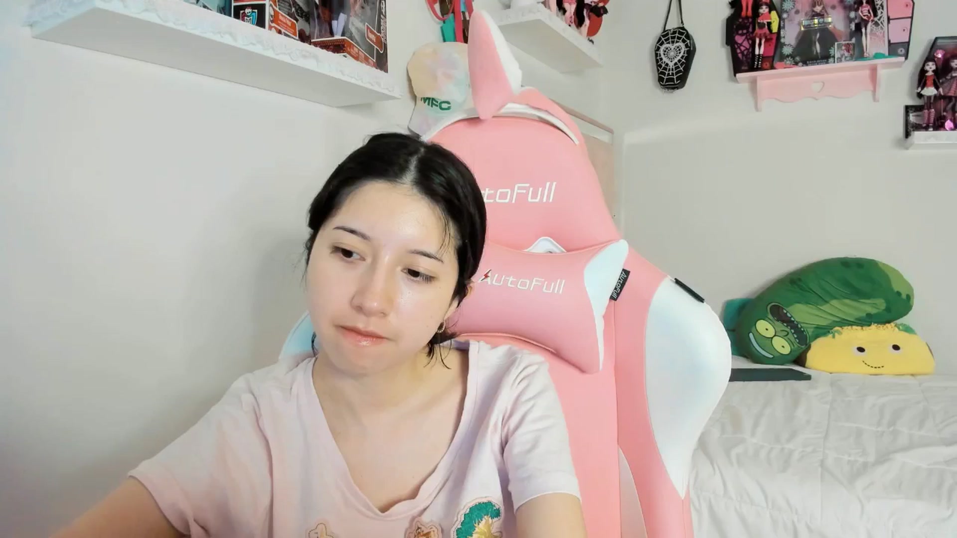 Gallery image thumbnail from Cherrycute666's myfreecams stream on, 03/05/2025, 06:45 image 12 of 20