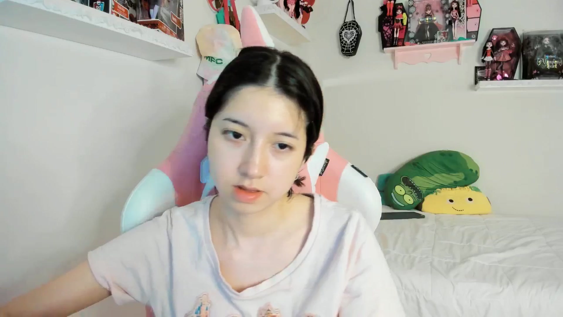 Gallery image thumbnail from Cherrycute666's myfreecams stream on, 03/05/2025, 06:45 image 7 of 20