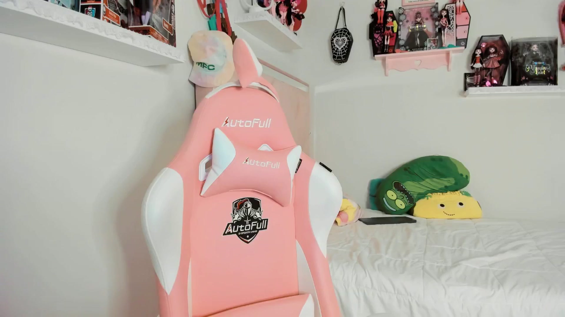 Gallery image thumbnail from Cherrycute666's myfreecams stream on, 03/05/2025, 07:22 image 11 of 20