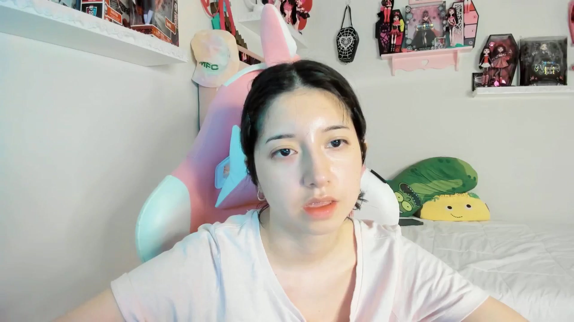 Gallery image thumbnail from Cherrycute666's myfreecams stream on, 03/05/2025, 07:22 image 6 of 20