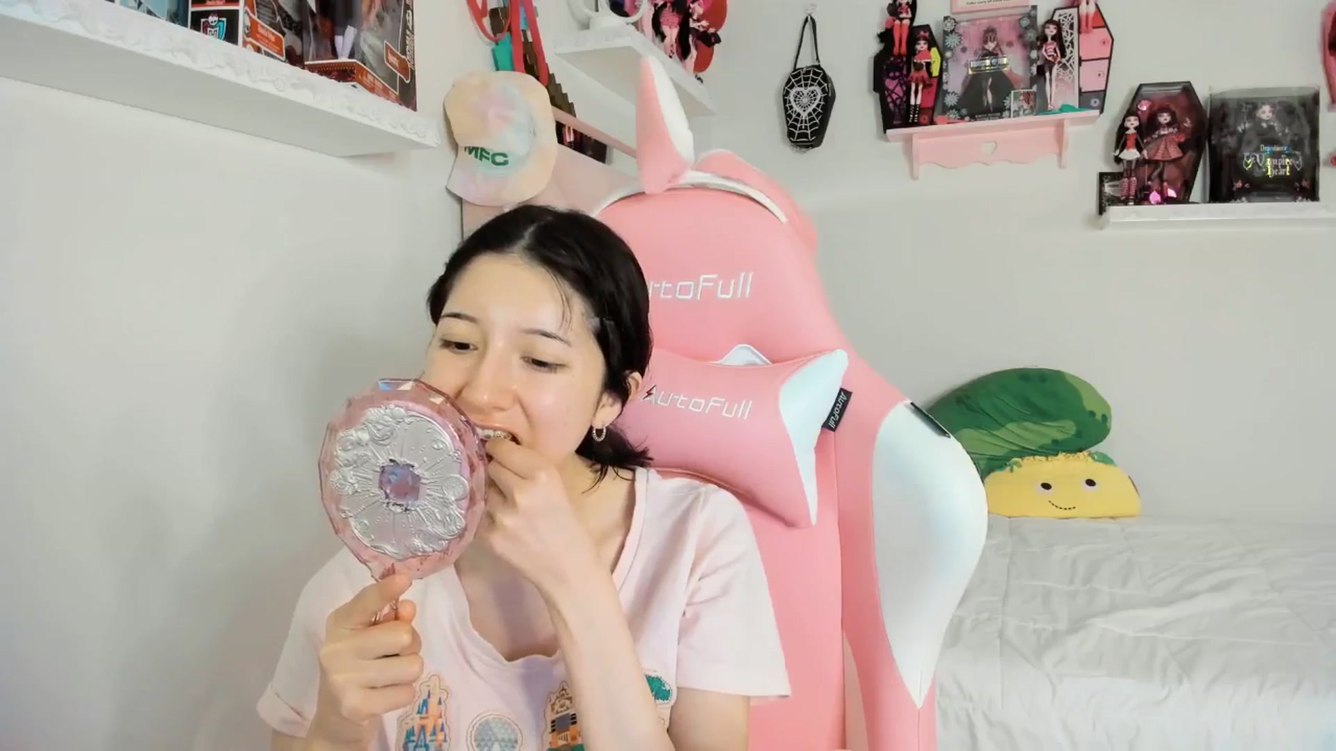 Gallery image thumbnail from Cherrycute666's myfreecams stream on, 03/05/2025, 07:22 image 3 of 20