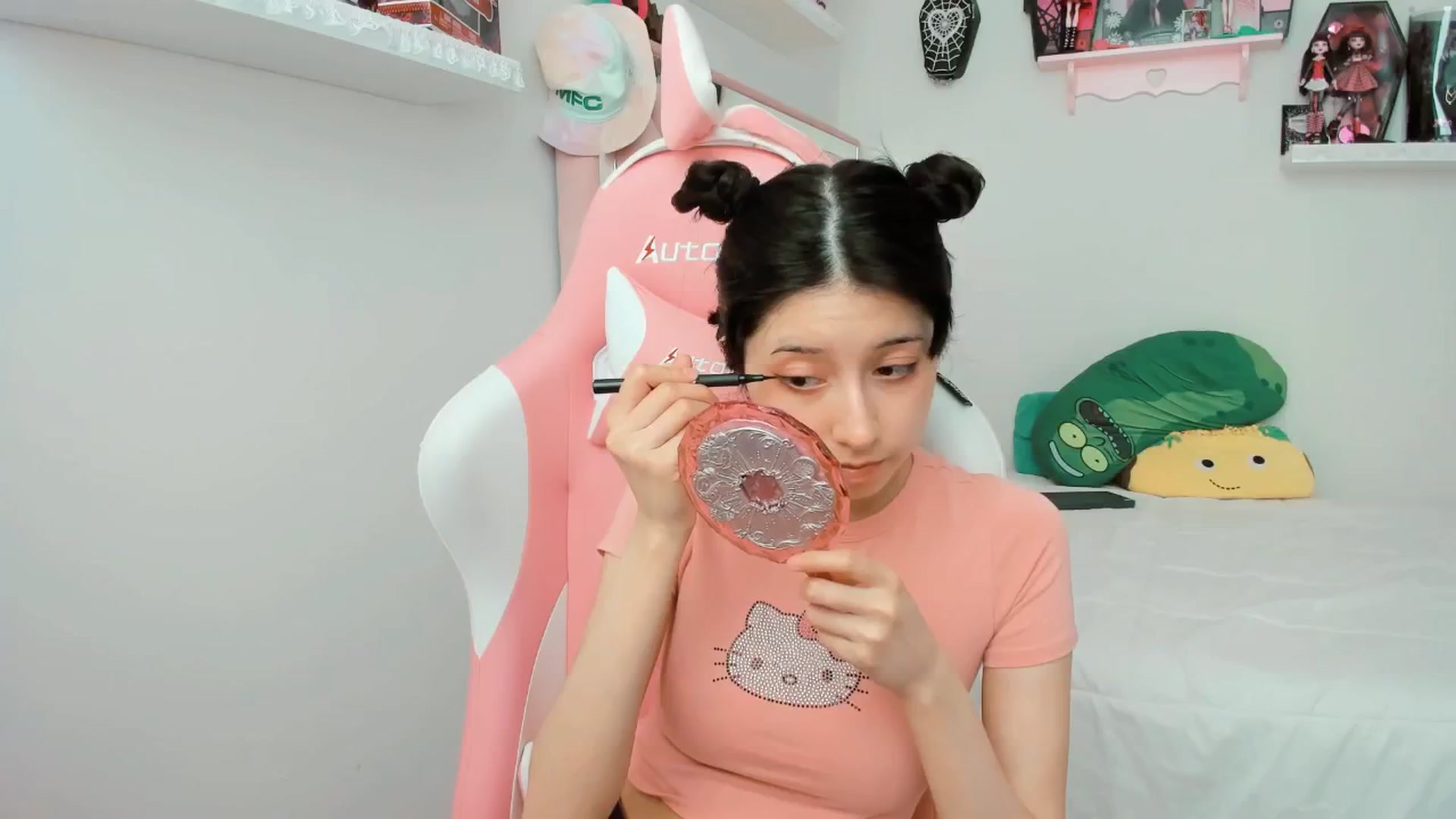 Gallery image thumbnail from Cherrycute666's myfreecams stream on, 03/05/2025, 21:40 image 18 of 20