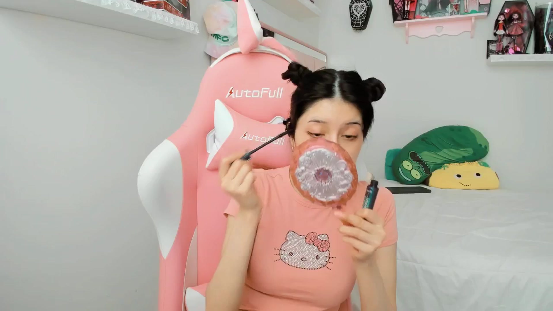 Gallery image thumbnail from Cherrycute666's myfreecams stream on, 03/05/2025, 21:40 image 20 of 20
