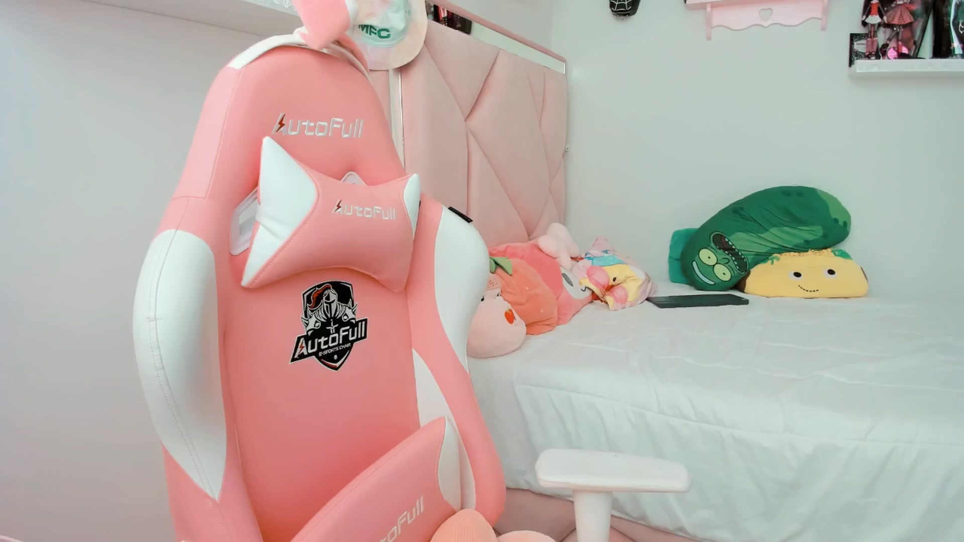 Gallery image thumbnail from Cherrycute666's myfreecams stream on, 03/05/2025, 21:40 image 13 of 20