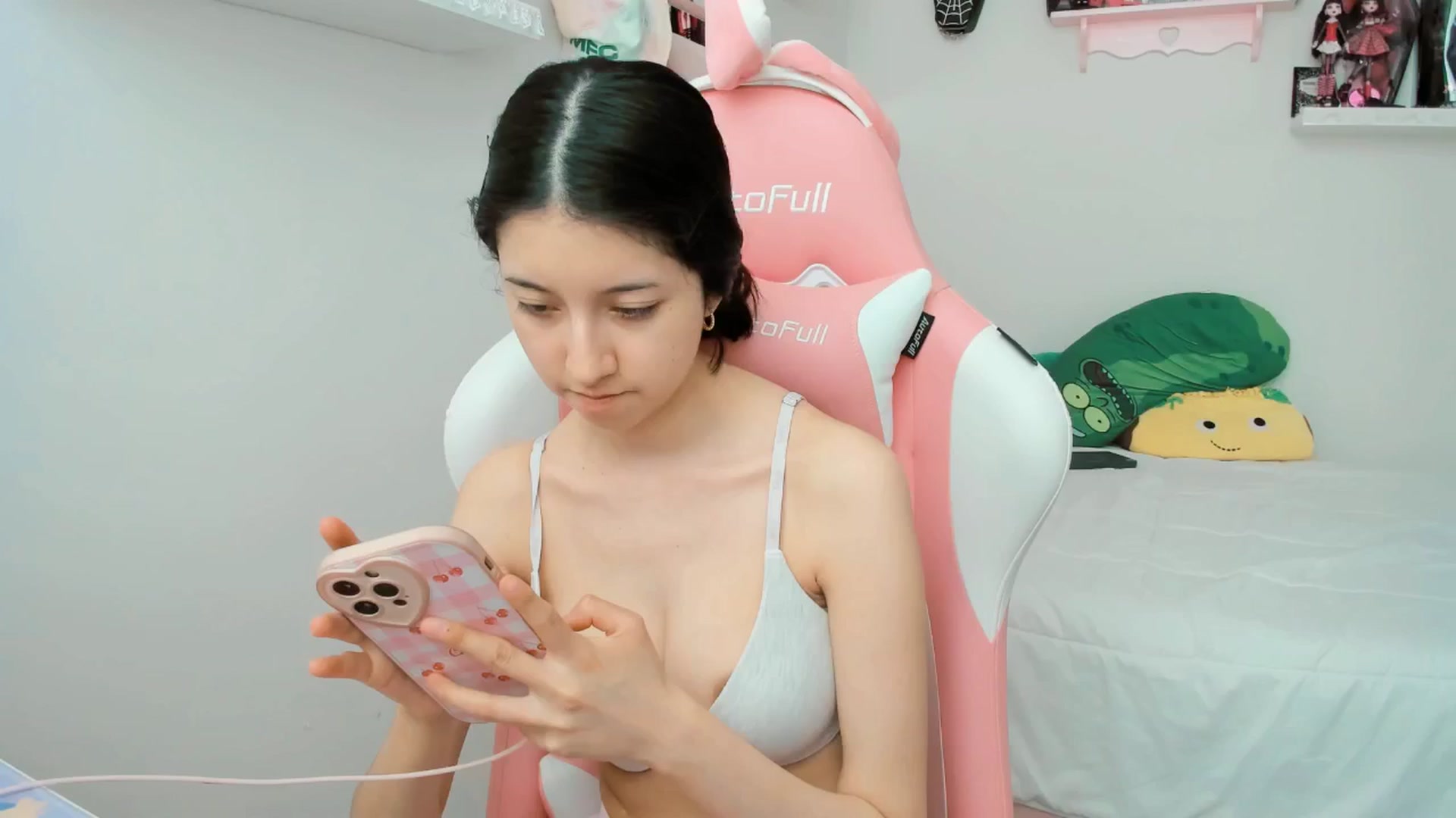 Gallery image thumbnail from Cherrycute666's myfreecams stream on, 03/05/2025, 21:40 image 3 of 20