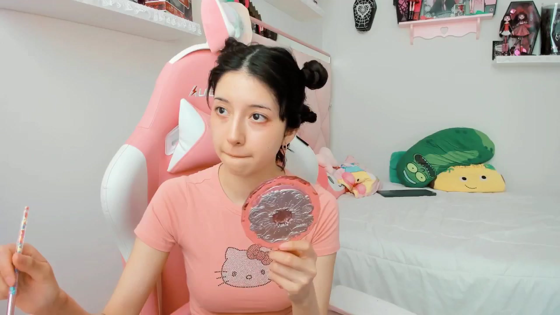 Gallery image thumbnail from Cherrycute666's myfreecams stream on, 03/05/2025, 21:40 image 16 of 20