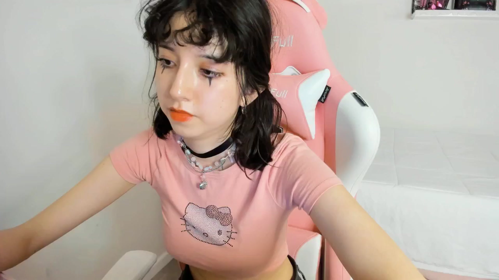 Gallery image thumbnail from Cherrycute666's myfreecams stream on, 03/06/2025, 06:04 image 8 of 20