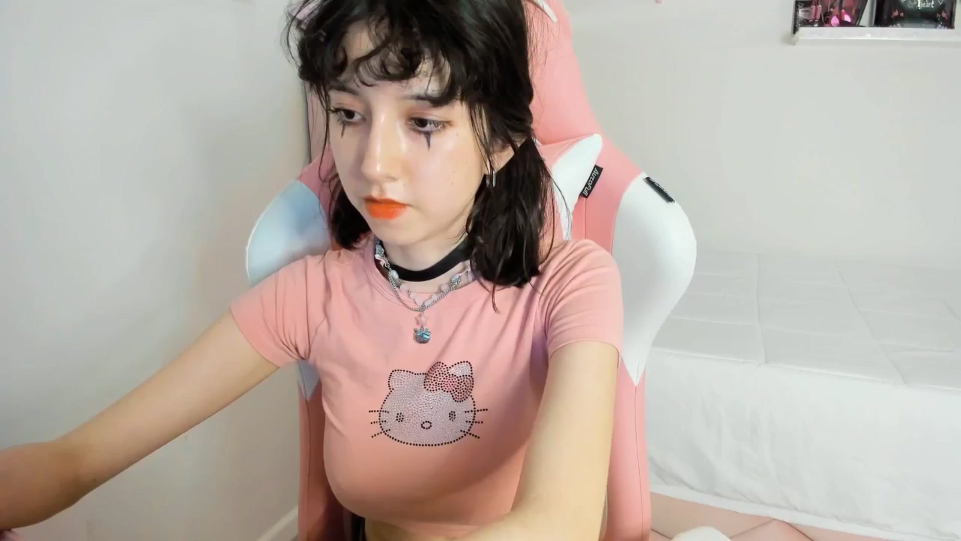 Gallery image thumbnail from Cherrycute666's myfreecams stream on, 03/06/2025, 06:04 image 7 of 20