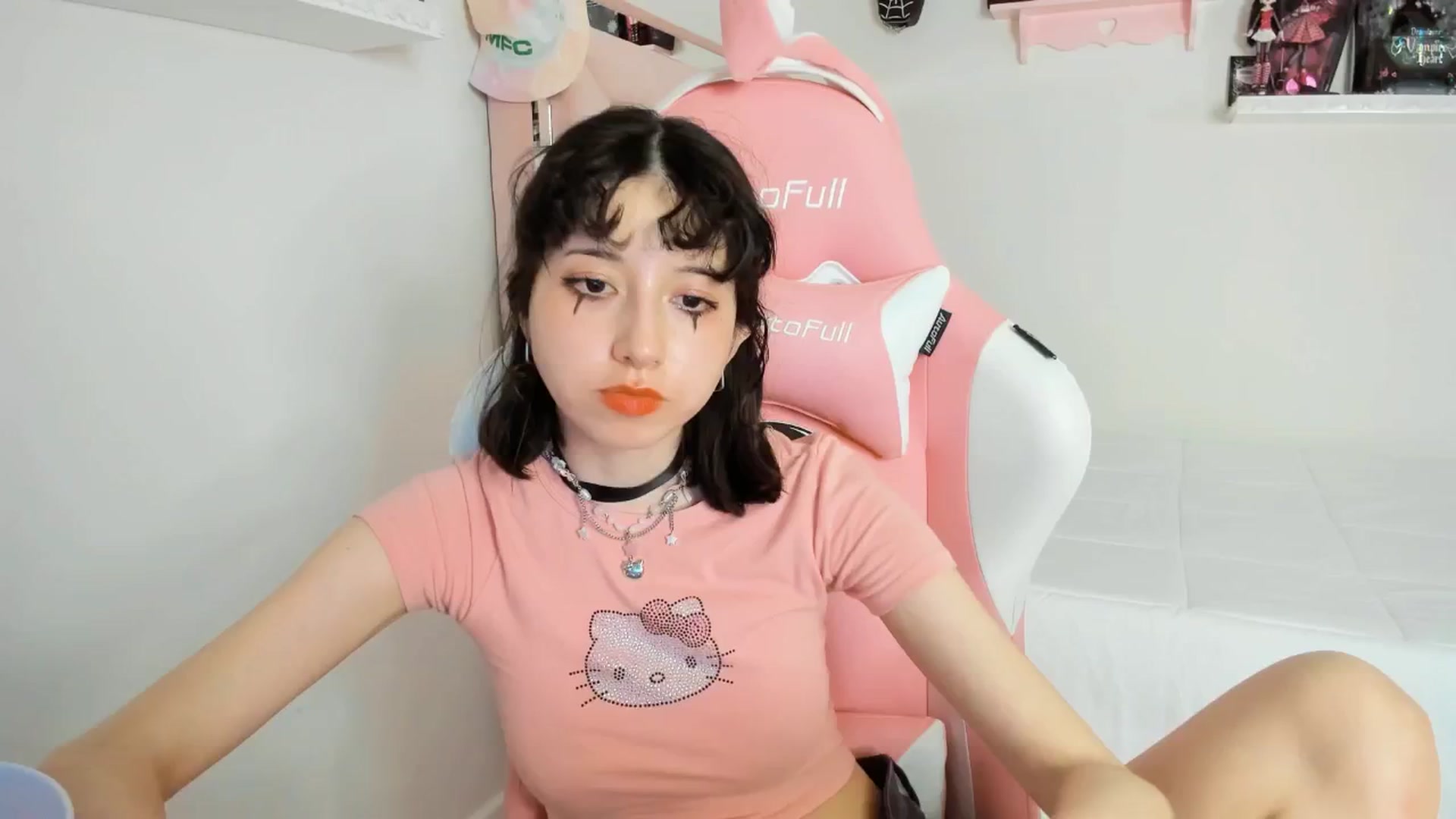 Gallery image thumbnail from Cherrycute666's myfreecams stream on, 03/06/2025, 06:04 image 16 of 20