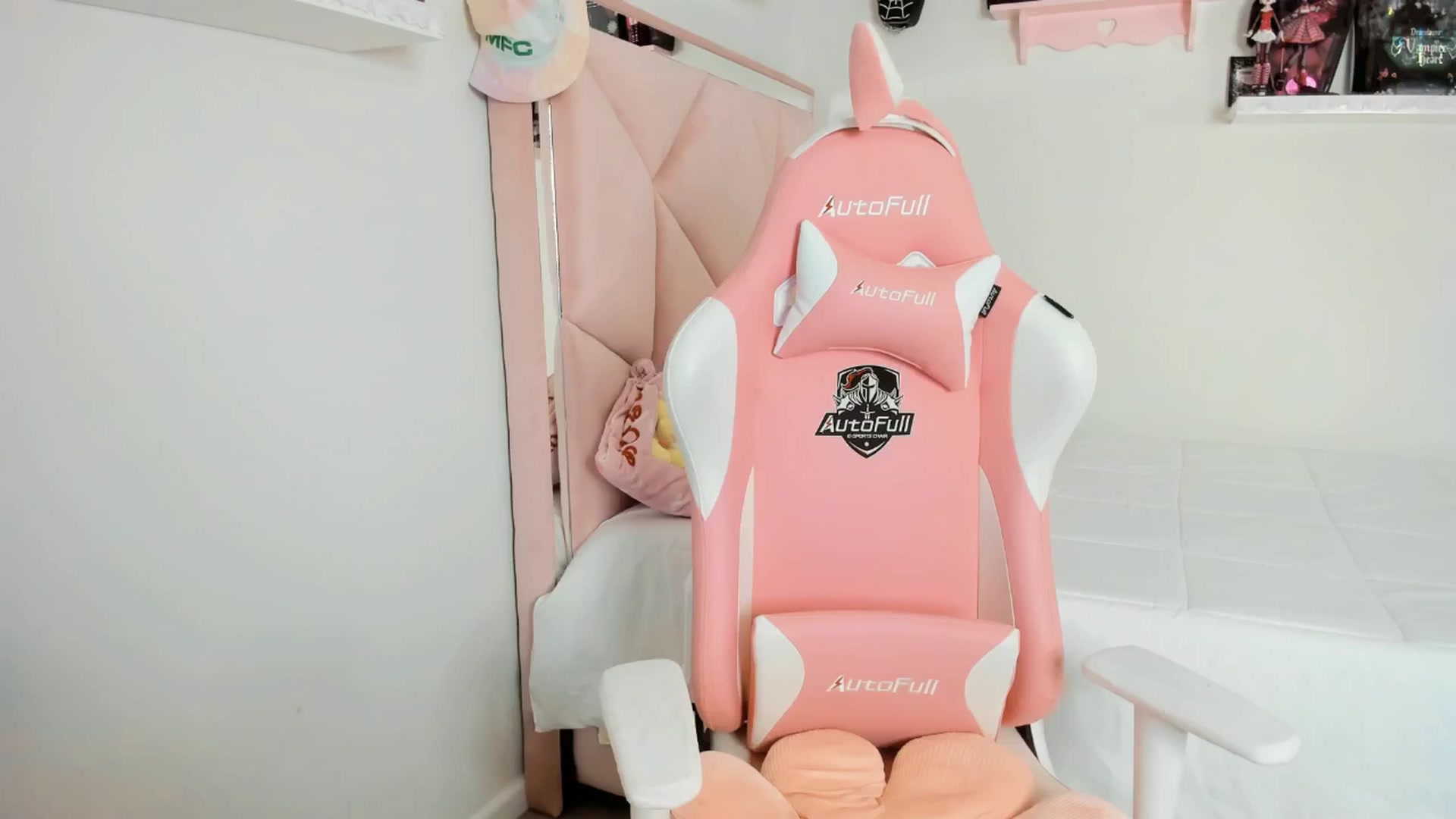 Gallery image thumbnail from Cherrycute666's myfreecams stream on, 03/06/2025, 06:04 image 20 of 20