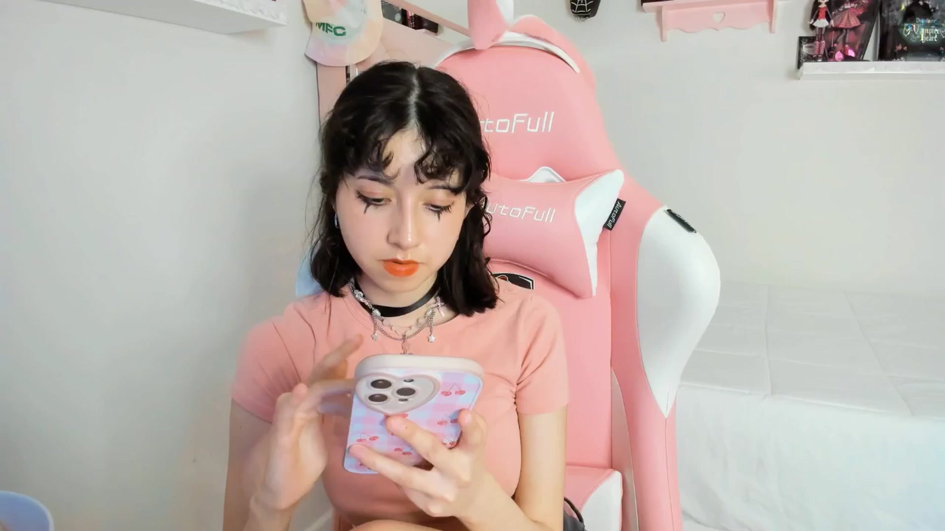 Gallery image thumbnail from Cherrycute666's myfreecams stream on, 03/06/2025, 06:04 image 15 of 20