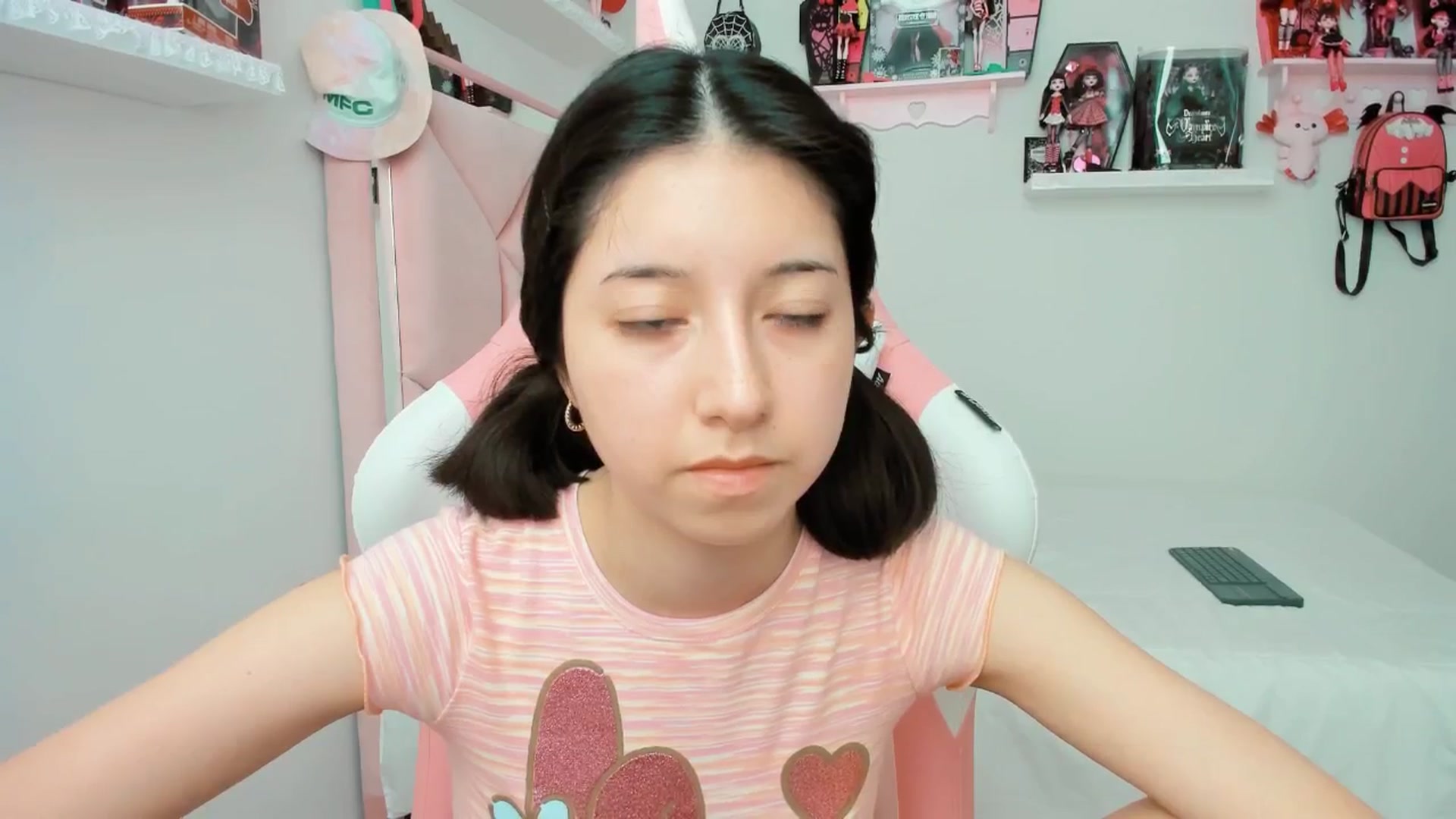 Gallery image thumbnail from Cherrycute666's myfreecams stream on, 03/06/2025, 21:36 image 19 of 20
