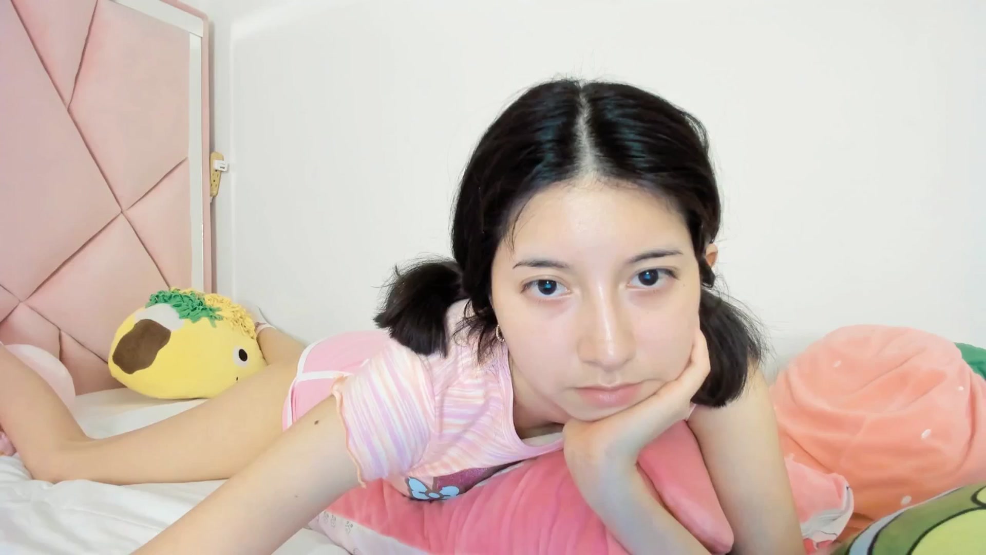 Gallery image thumbnail from Cherrycute666's myfreecams stream on, 03/07/2025, 05:50 image 8 of 20