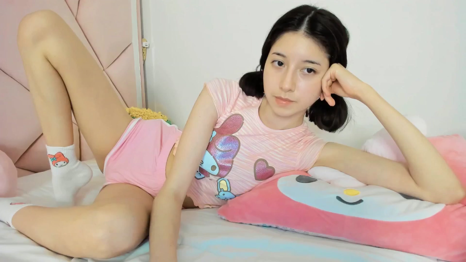 Gallery image thumbnail from Cherrycute666's myfreecams stream on, 03/07/2025, 05:50 image 5 of 20