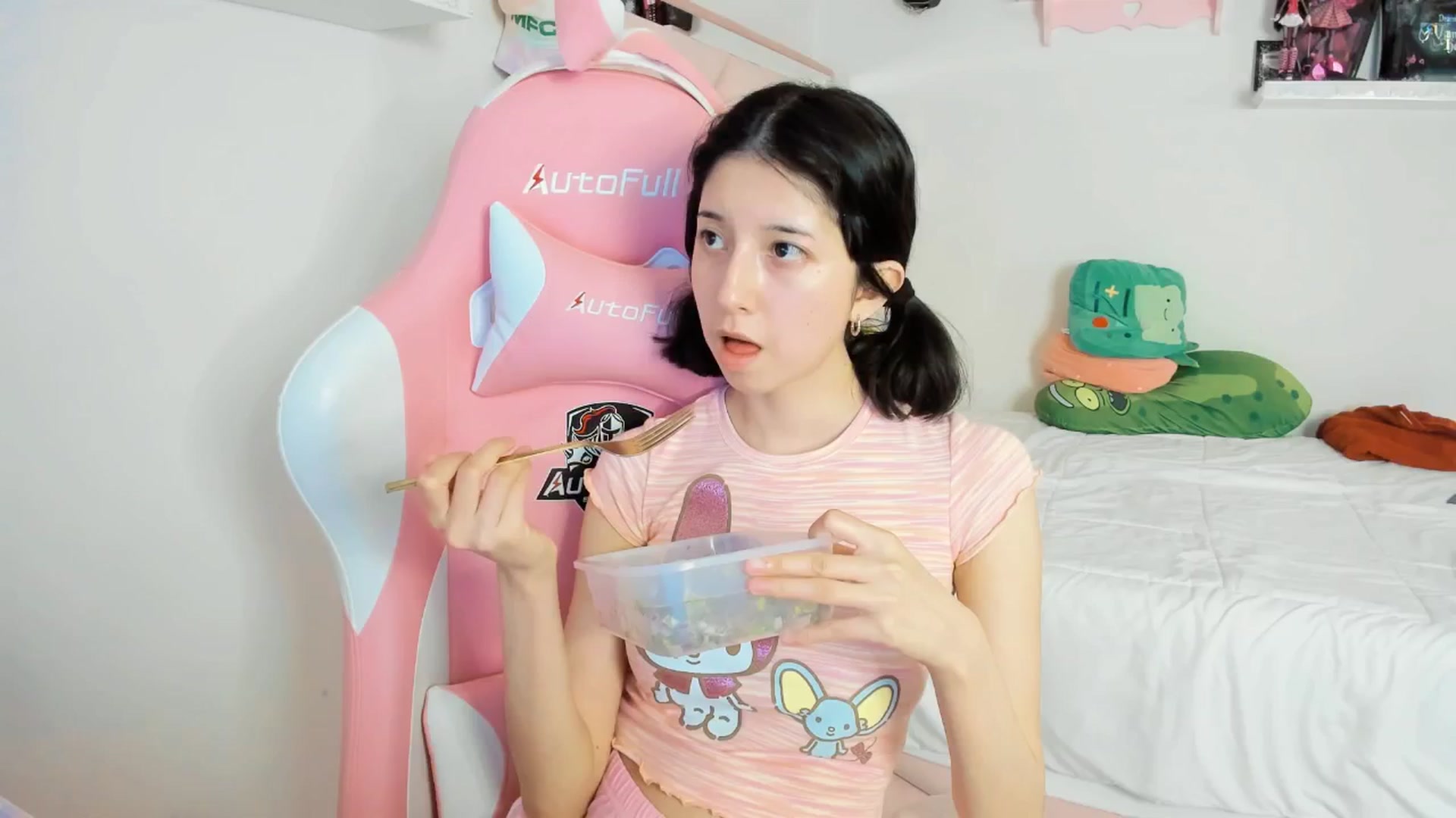 Gallery image thumbnail from Cherrycute666's myfreecams stream on, 03/07/2025, 05:50 image 3 of 20