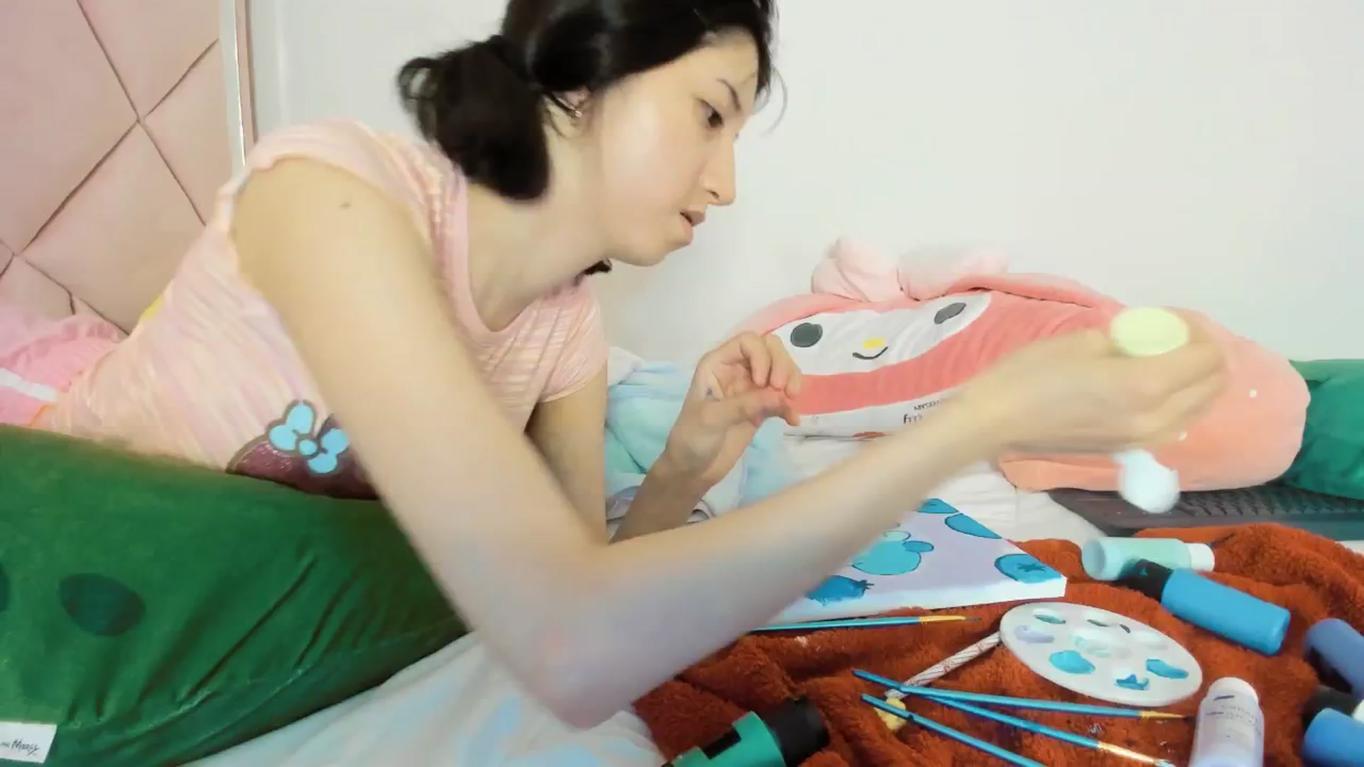 Gallery image thumbnail from Cherrycute666's myfreecams stream on, 03/07/2025, 06:18 image 10 of 20