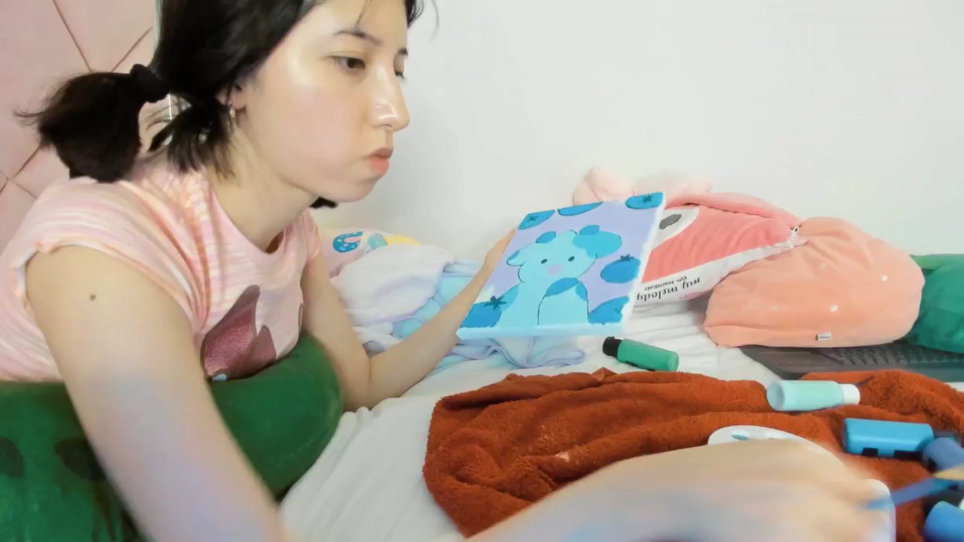 Gallery image thumbnail from Cherrycute666's myfreecams stream on, 03/07/2025, 06:18 image 6 of 20