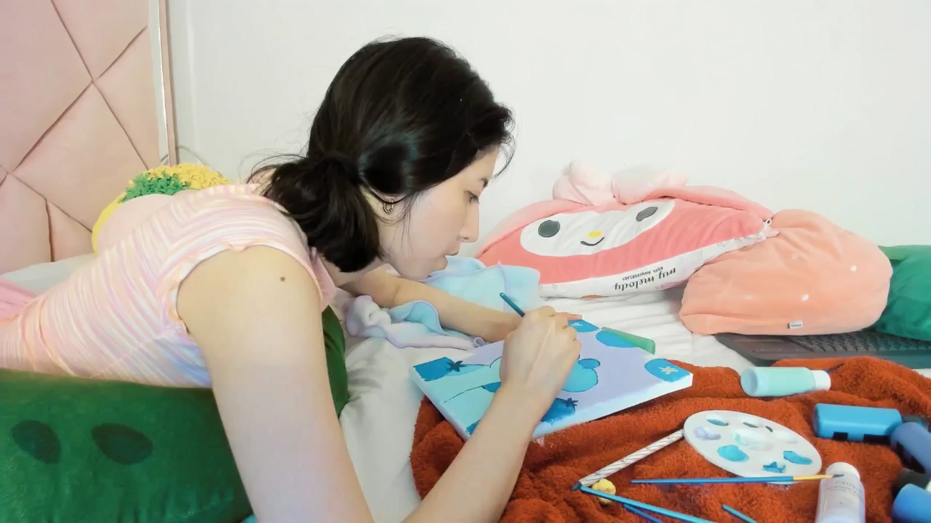 Gallery image thumbnail from Cherrycute666's myfreecams stream on, 03/07/2025, 06:18 image 1 of 20