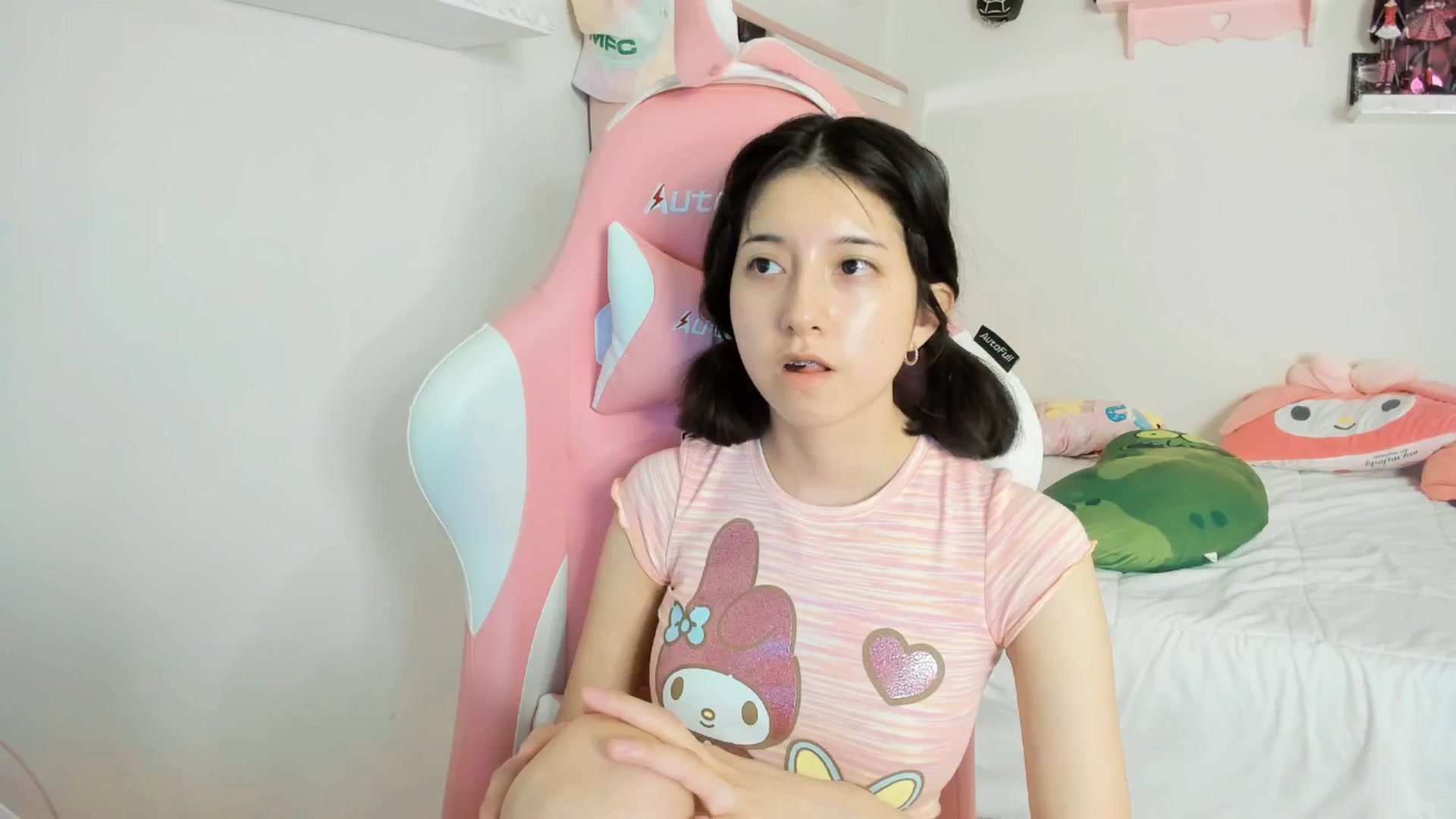 Gallery image thumbnail from Cherrycute666's myfreecams stream on, 03/07/2025, 07:36 image 6 of 20
