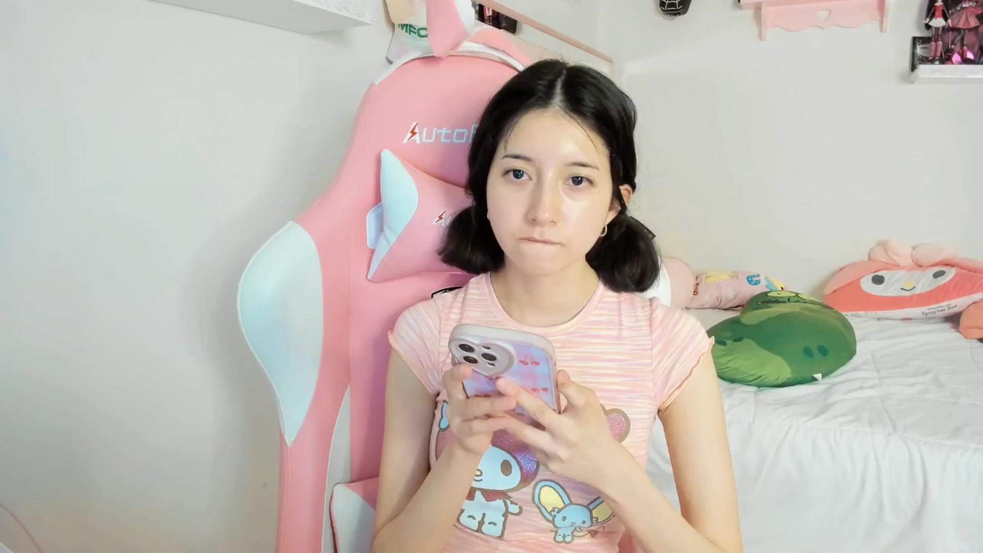 Gallery image thumbnail from Cherrycute666's myfreecams stream on, 03/07/2025, 07:36 image 2 of 20